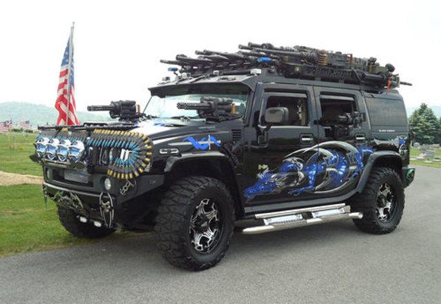 Продават въоръжен до зъби Hummer (видео)