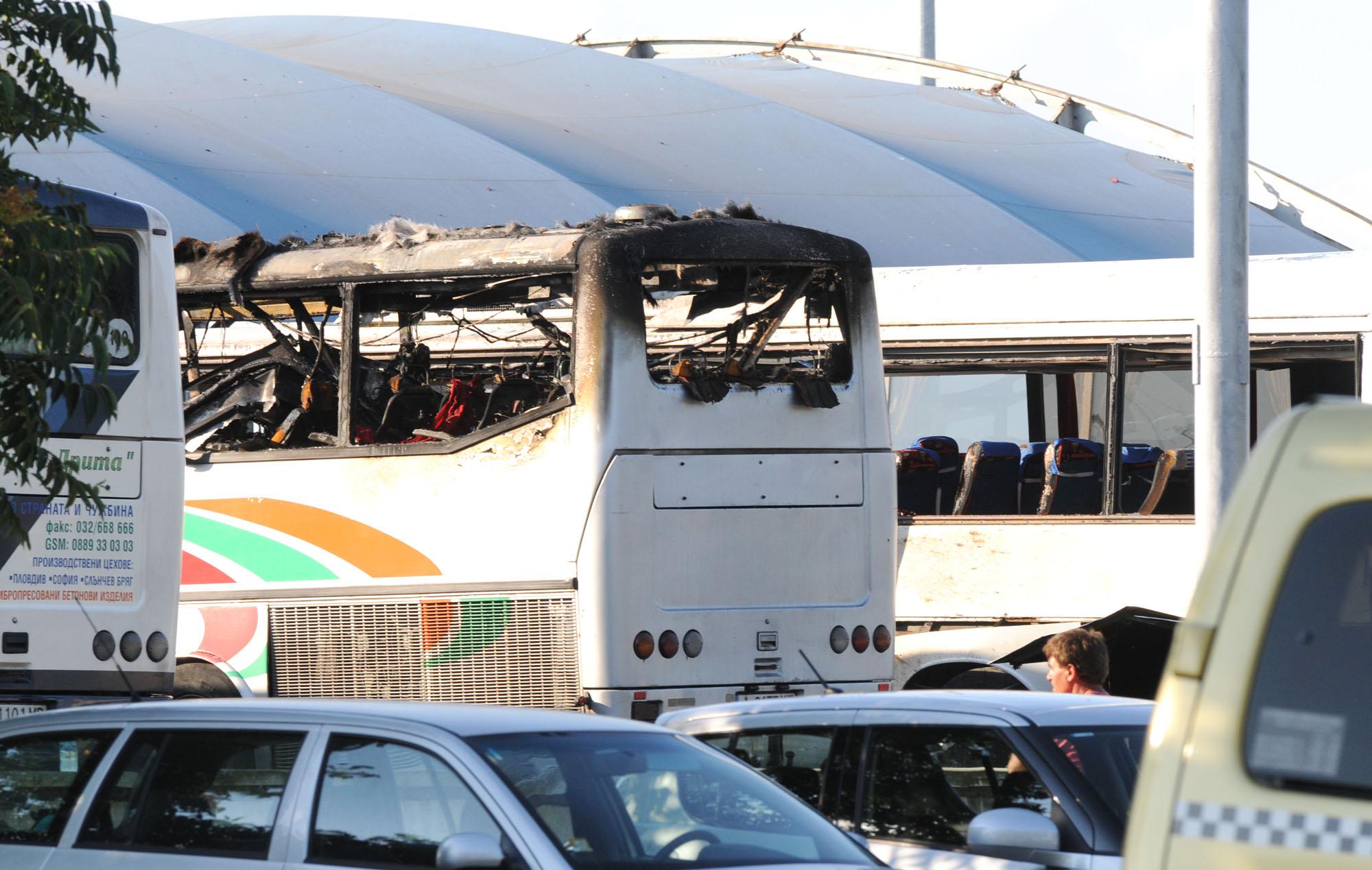 Петима израелски туристи и шофьорът на автобуса загинаха при атаката
