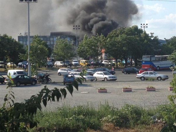 Няколко души загинаха при взривяването на автобуса с израелски туристи на летище Бургас