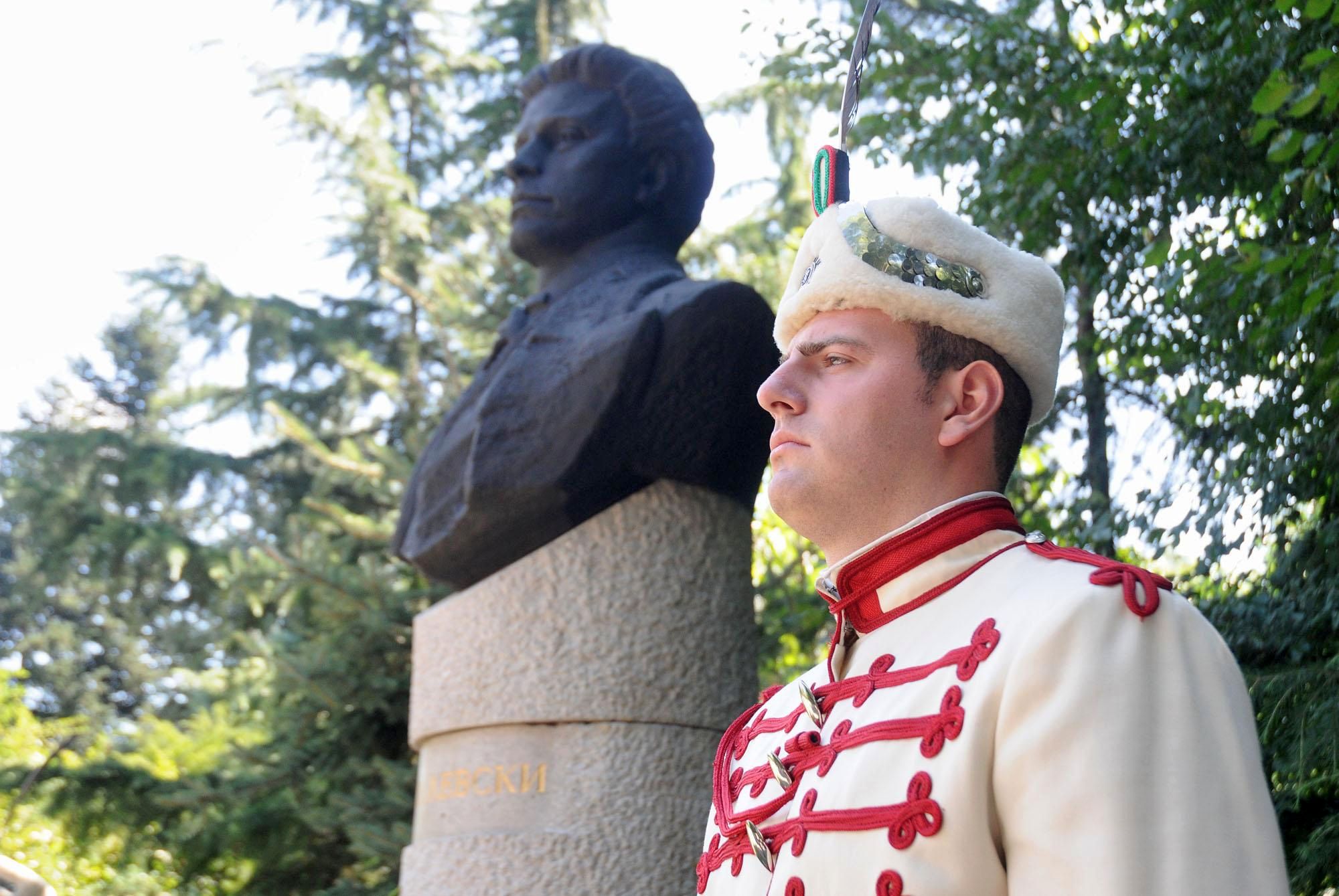 Отбелязваме 175 години от рождението на Апостола