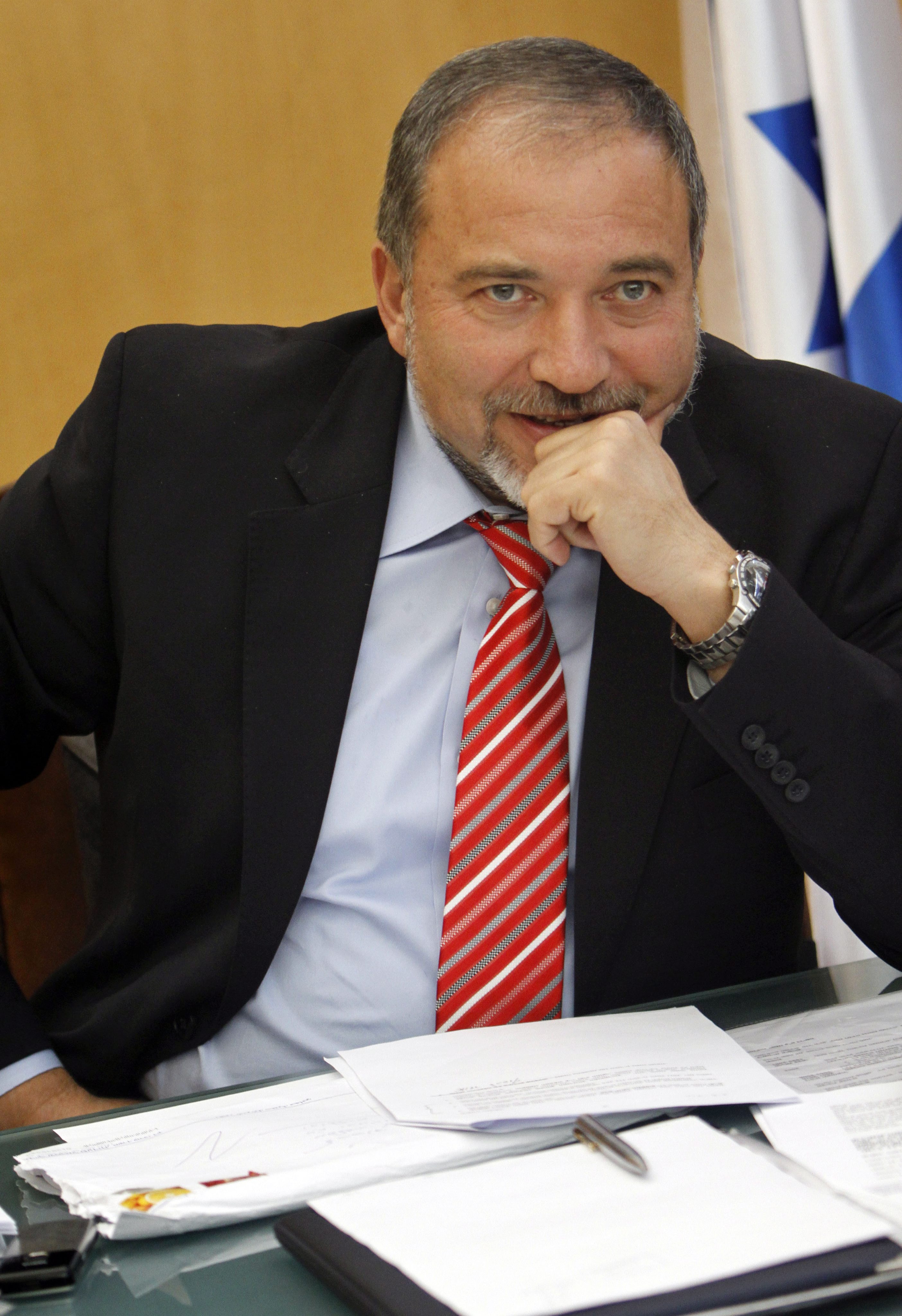 Израел е изправена пред световна терористична вълна, заяви външният министър