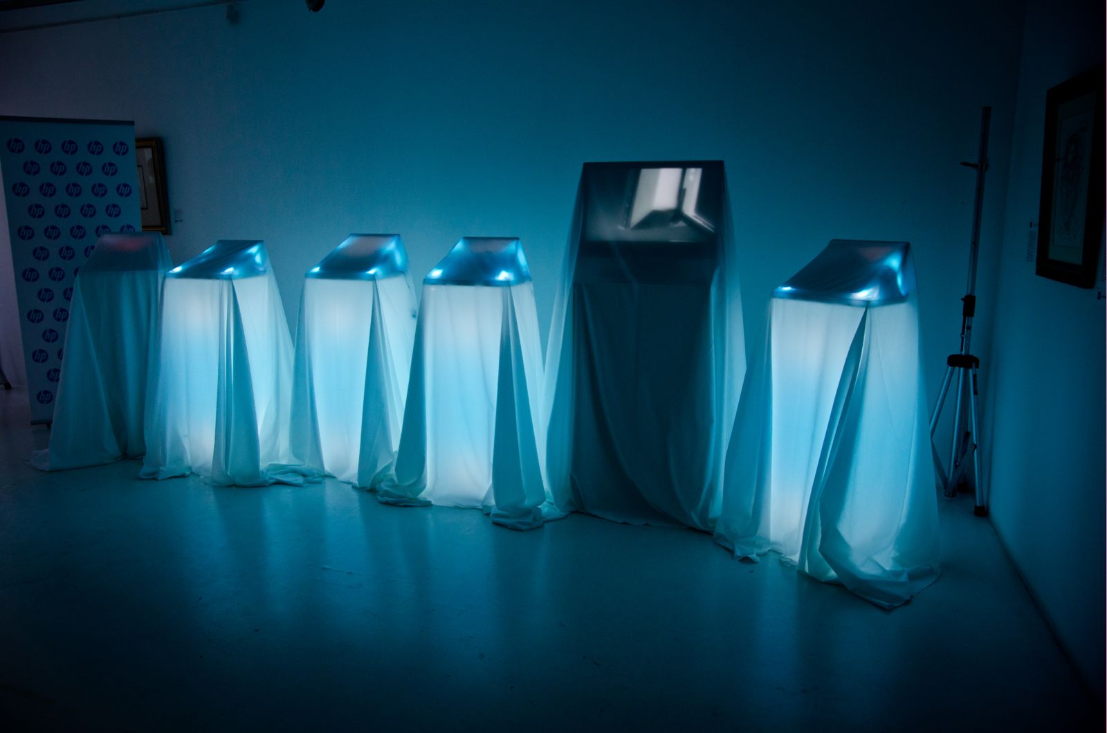 Новите мобилни компютри на HP бяха представени с шоу с дим и лазери