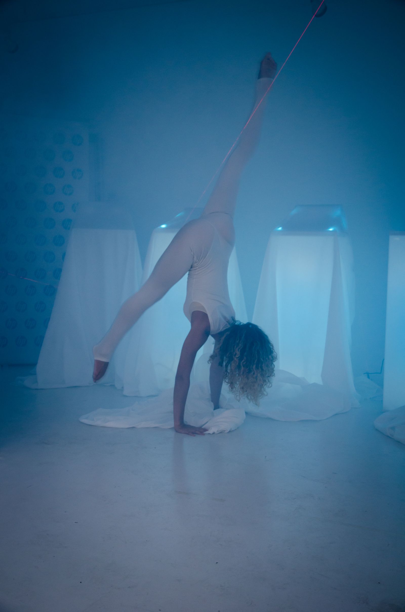 Новите мобилни компютри на HP бяха представени с шоу с дим и лазери