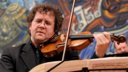 Vesco Eshkenazi presenterer "Årstider" av Vivaldi og Piazzolla med Pleven Philharmonic