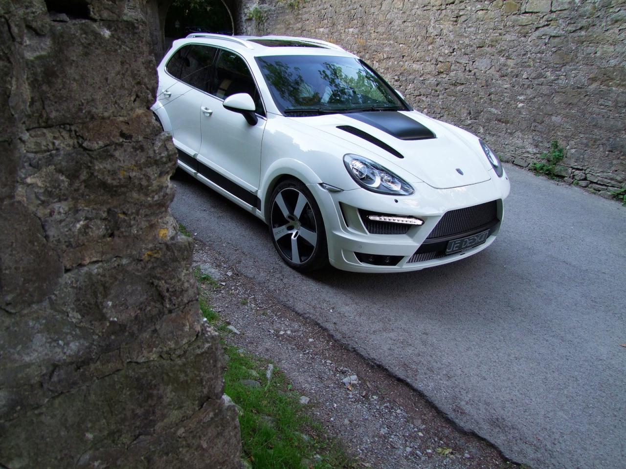 JE Design се захвана с Porsche Cayenne
