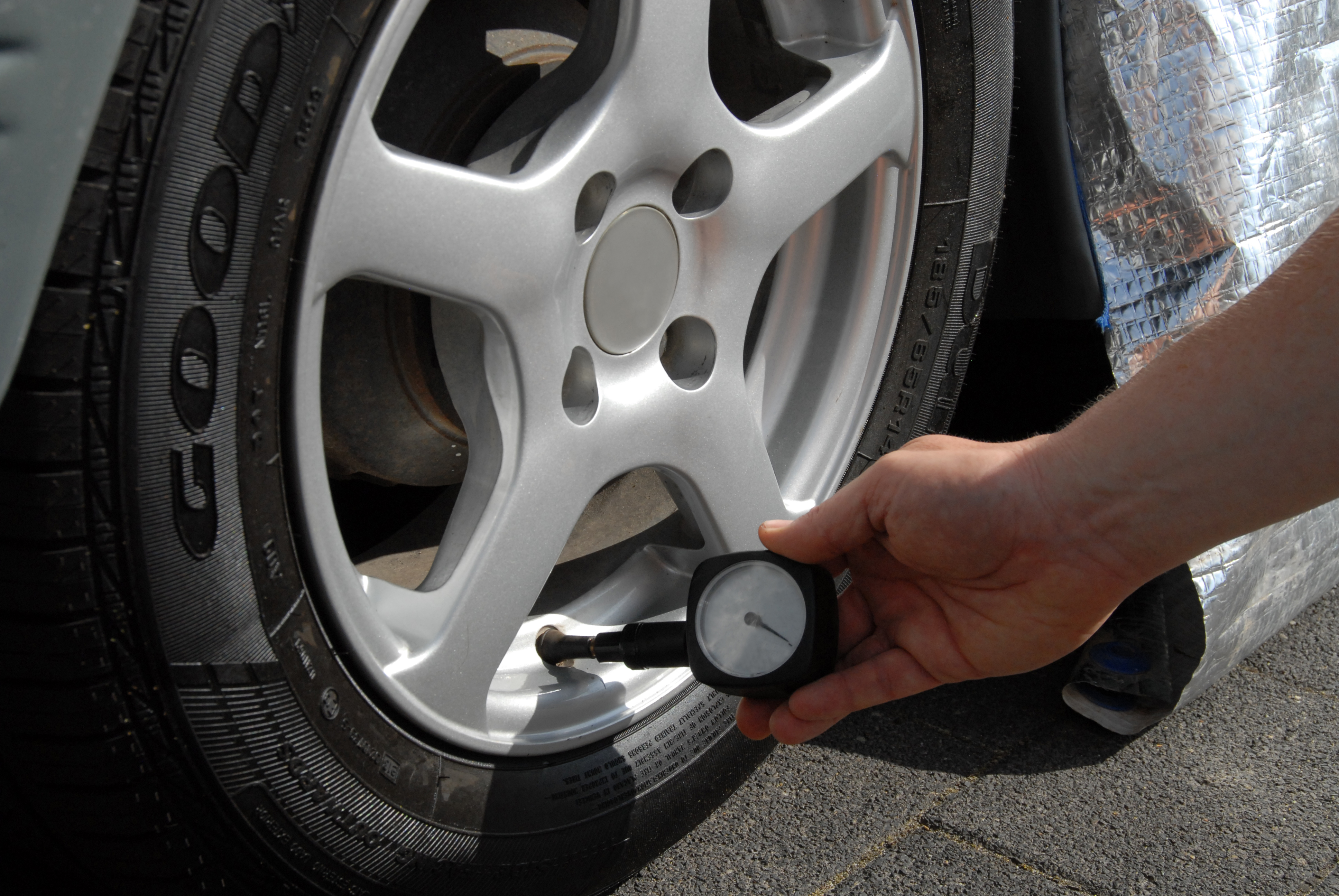 Goodyear Dunlop: Проверявайте налягането на гумите