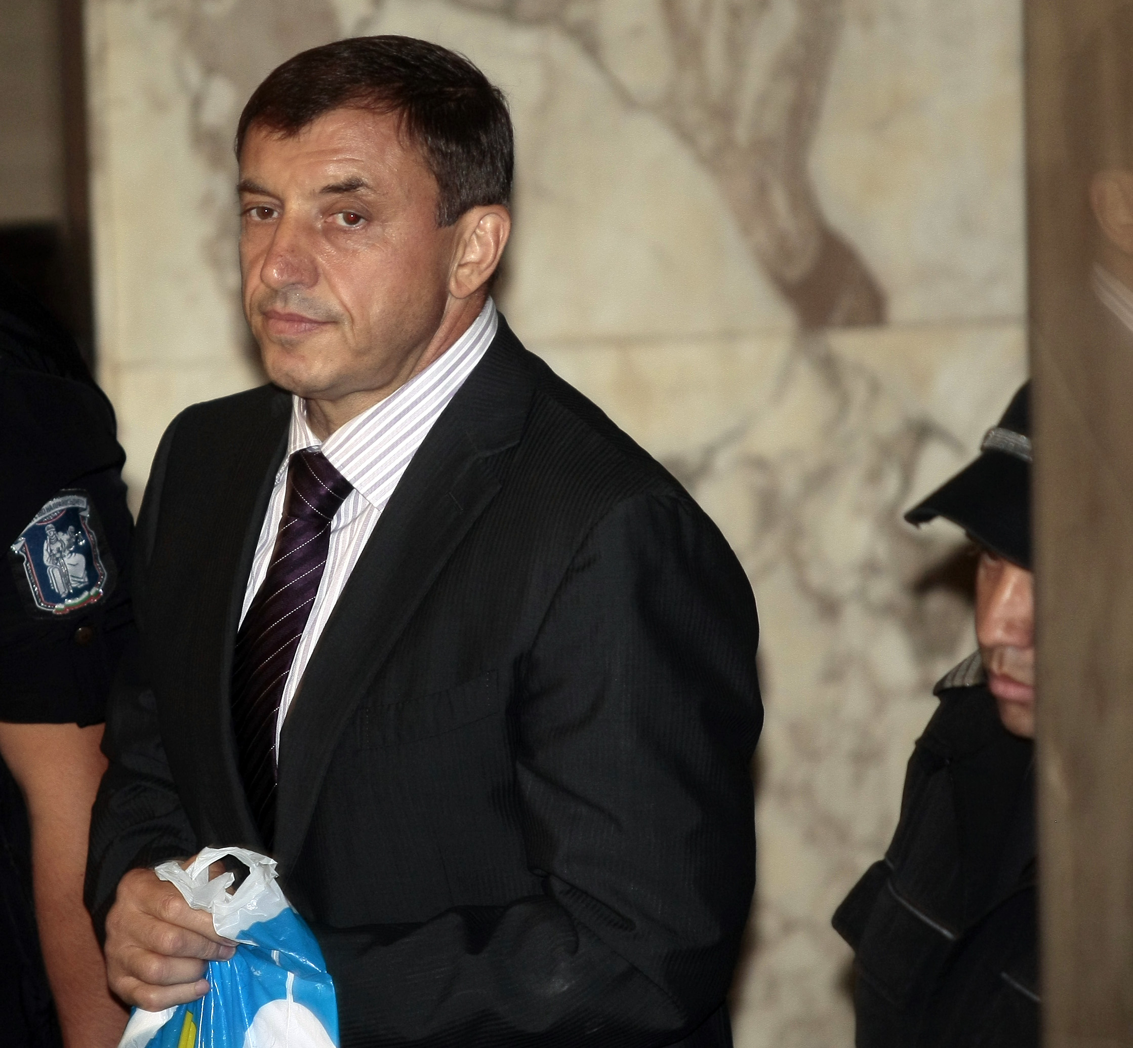 Съдът пак остави Алексей Петров в ареста