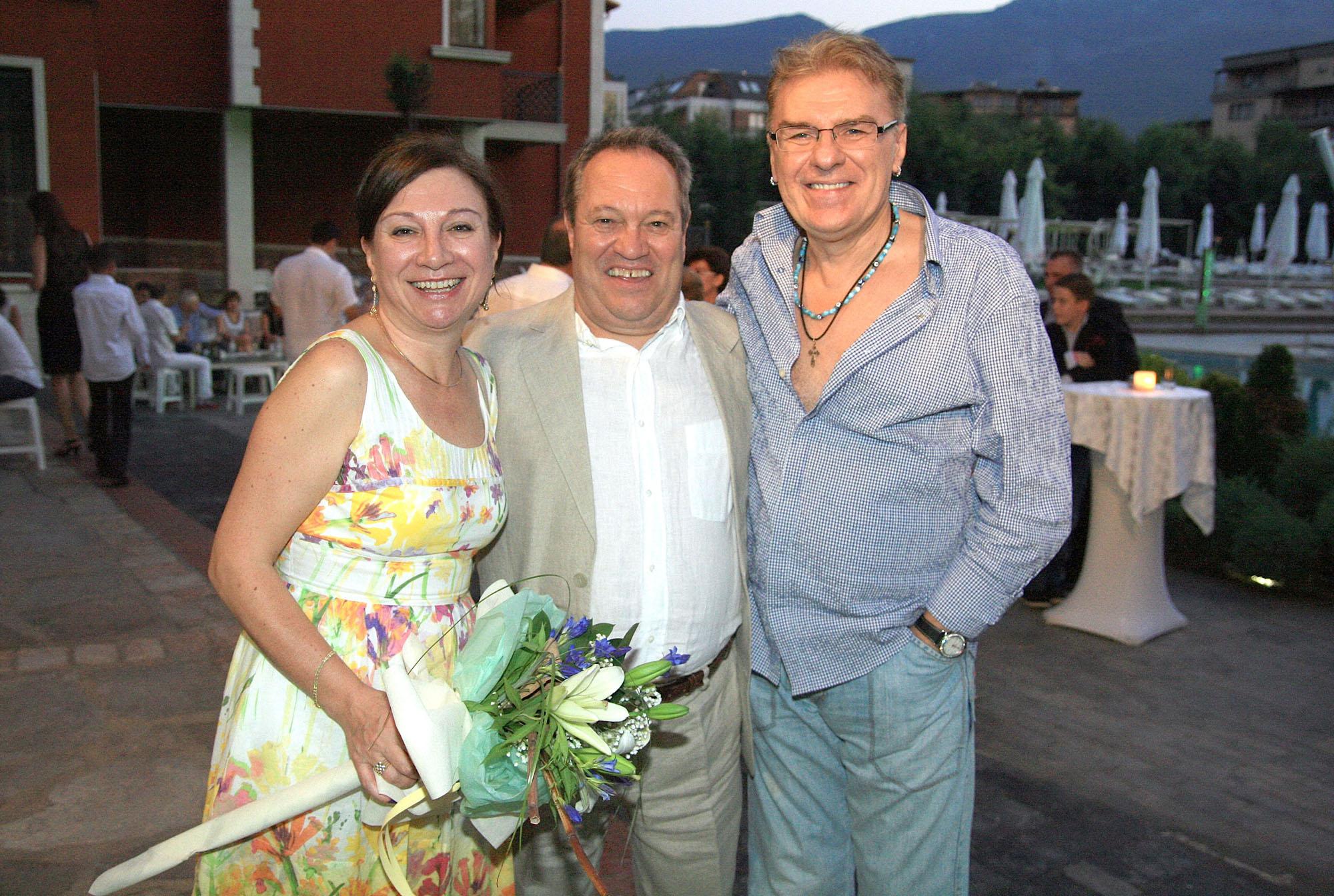 Георги Мамалев със съпругата си Ели и Васил Найденов