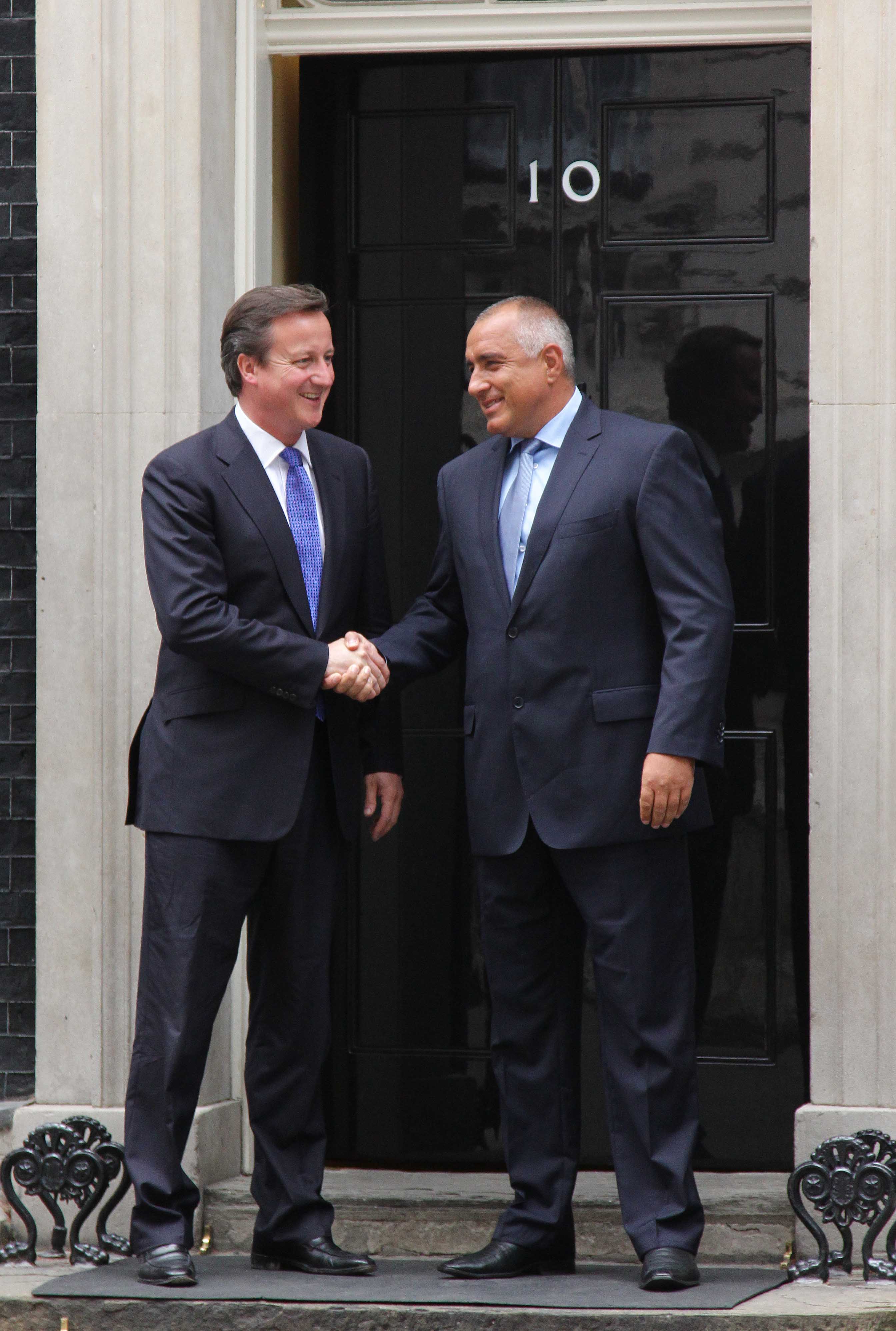 Борисов е на двудневно работно посещение в Обединеното кралство по покана на Камерън
