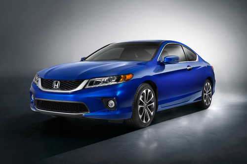 Първи снимки на новата Honda Accord