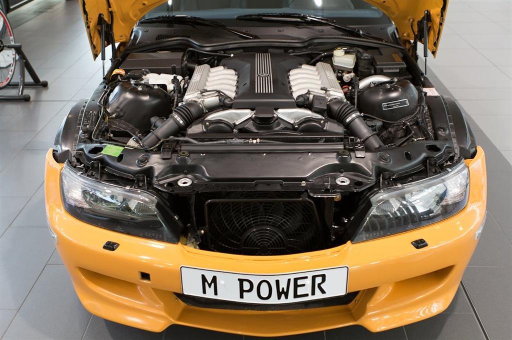 BMW разкри прототип на Z3 с V12 двигател