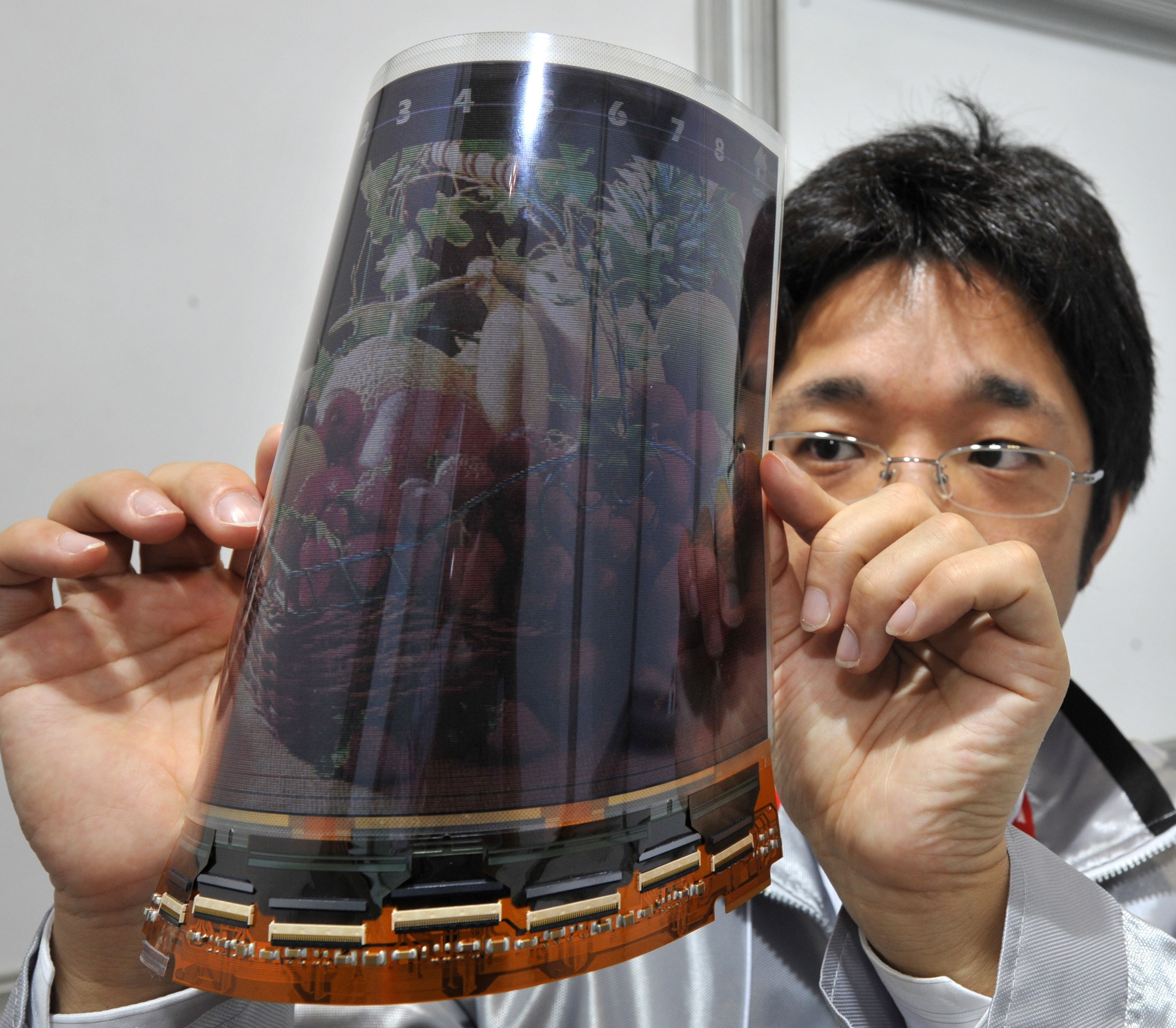 Samsung отлага пускането на гъвкави дисплеи