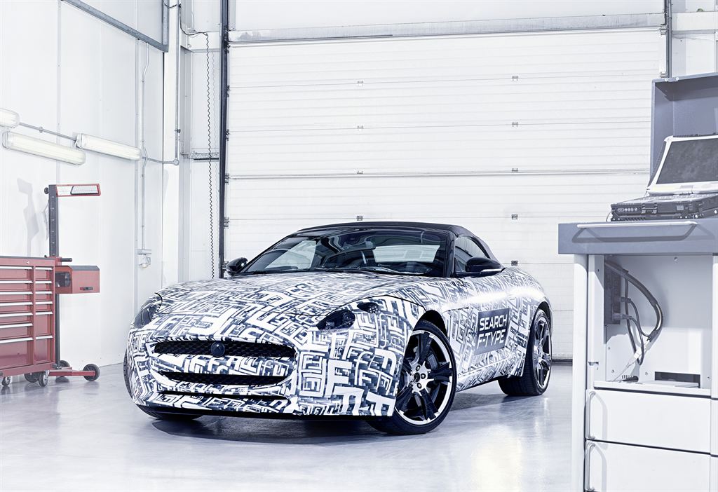 Новият Jaguar F-Type ще дебютира в Париж (видео)