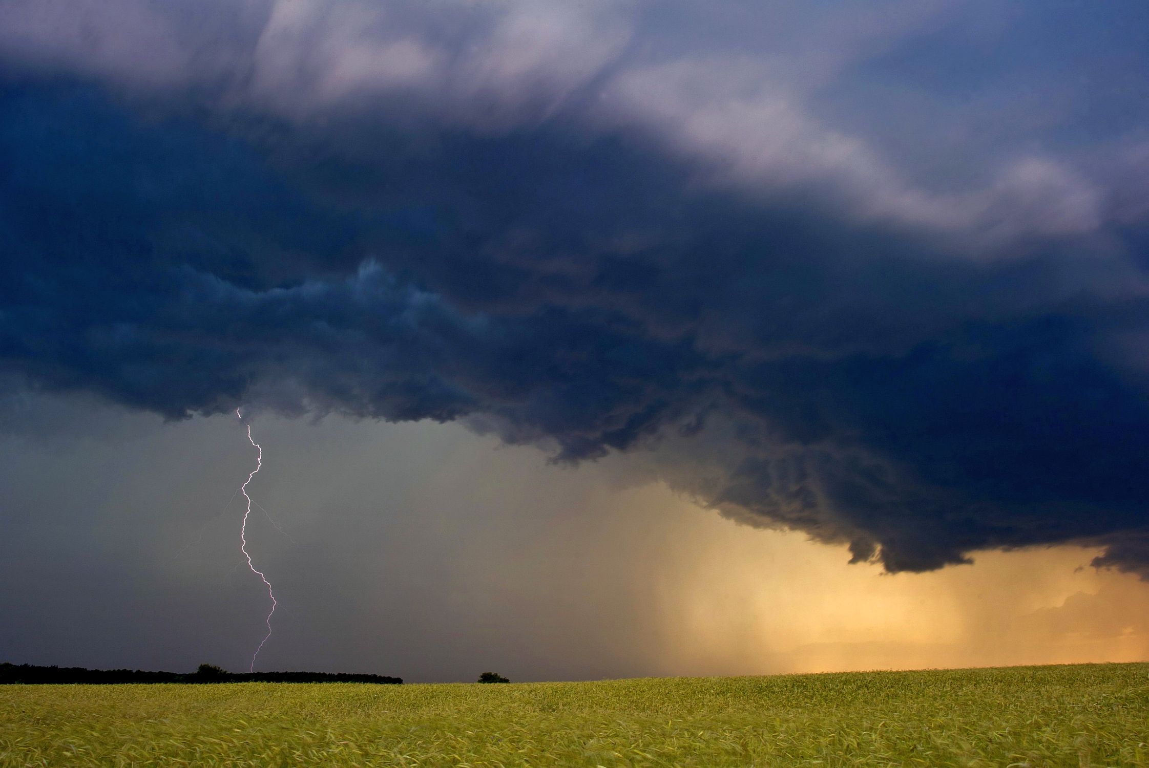Слънчево, но неустойчиво в някои дни през седмицата