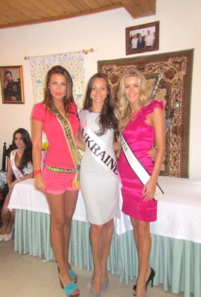 Венета Харизанова на "Мисис Вселена" 2012