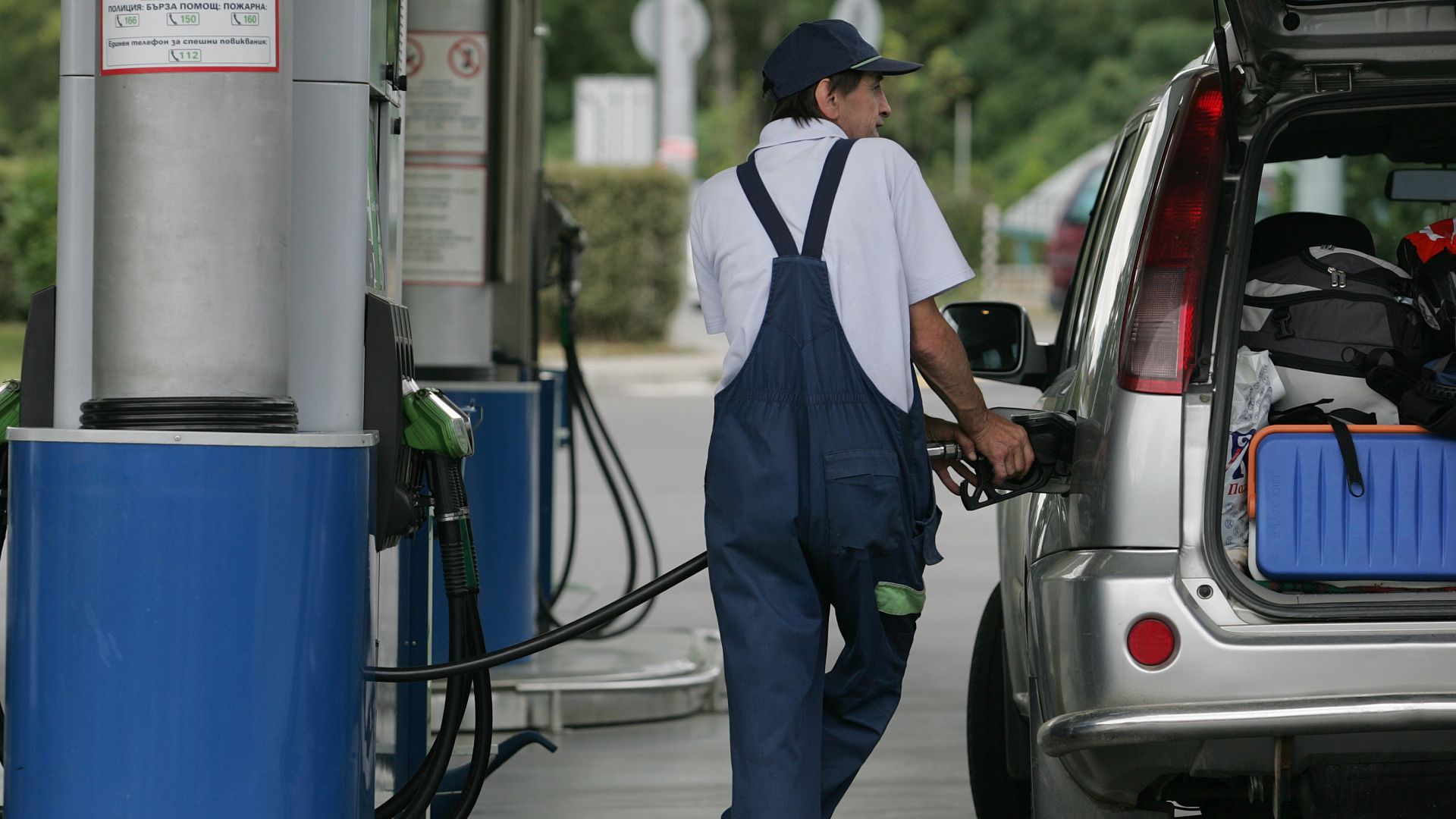 Касовите бележки от бензиностанция с разбивка от септември