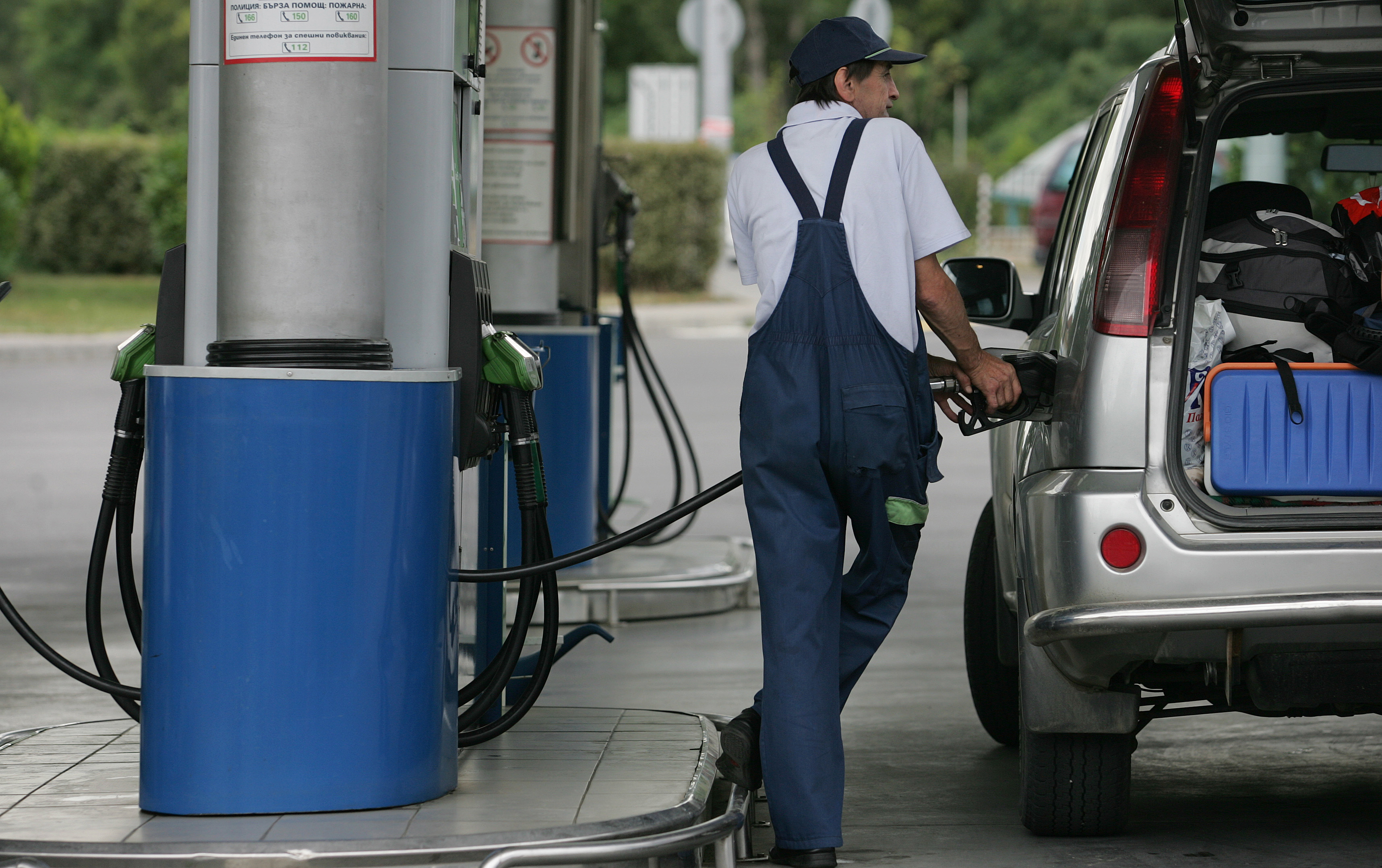 От 1-ви октомври тази година върху касовите бележки, издавани от бензиностанциите в страната, трябва да се появи цената "на едро"