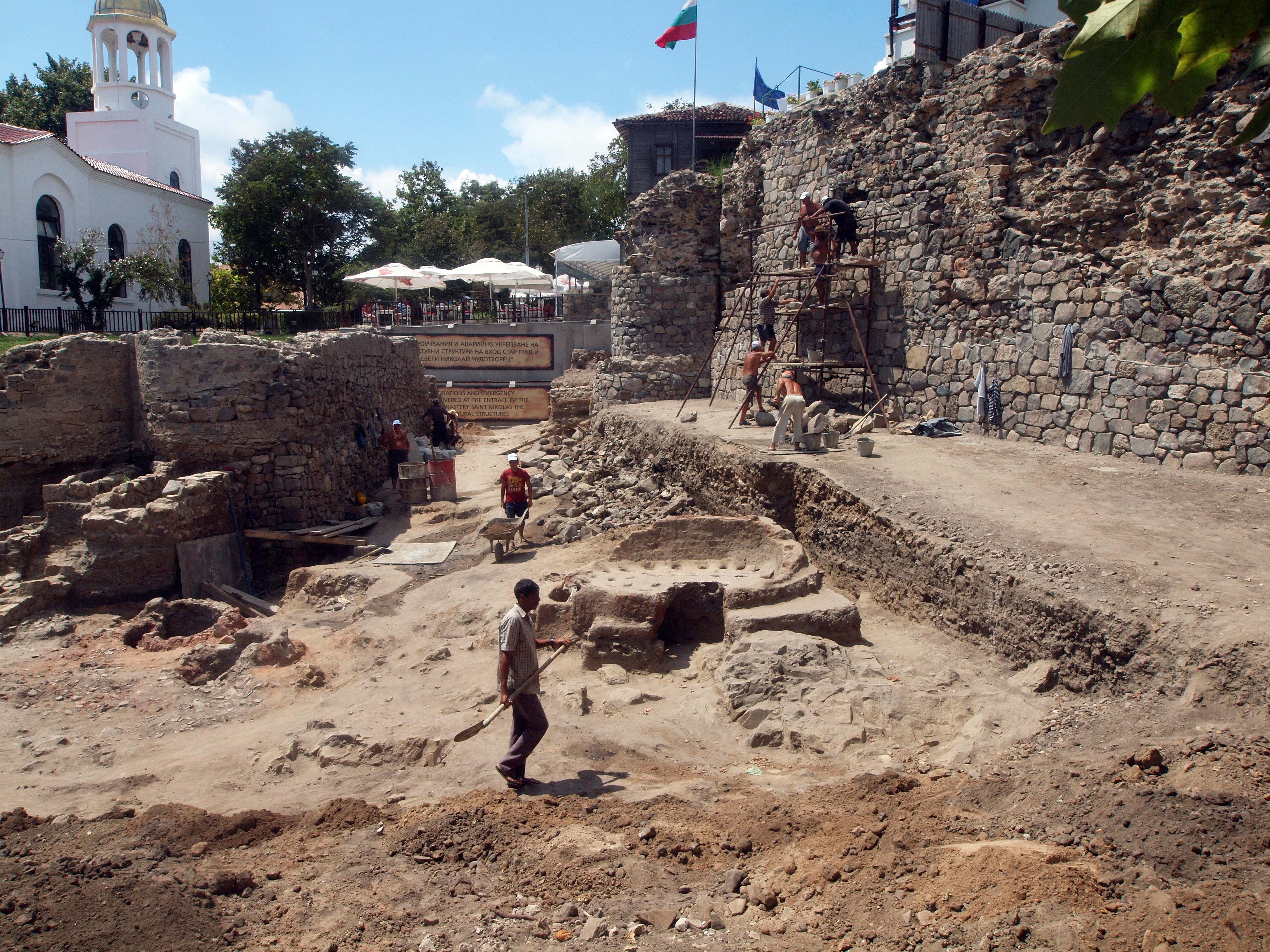 Нови интересни находки откриха археолозите, които работят при входа на Стария Созопол