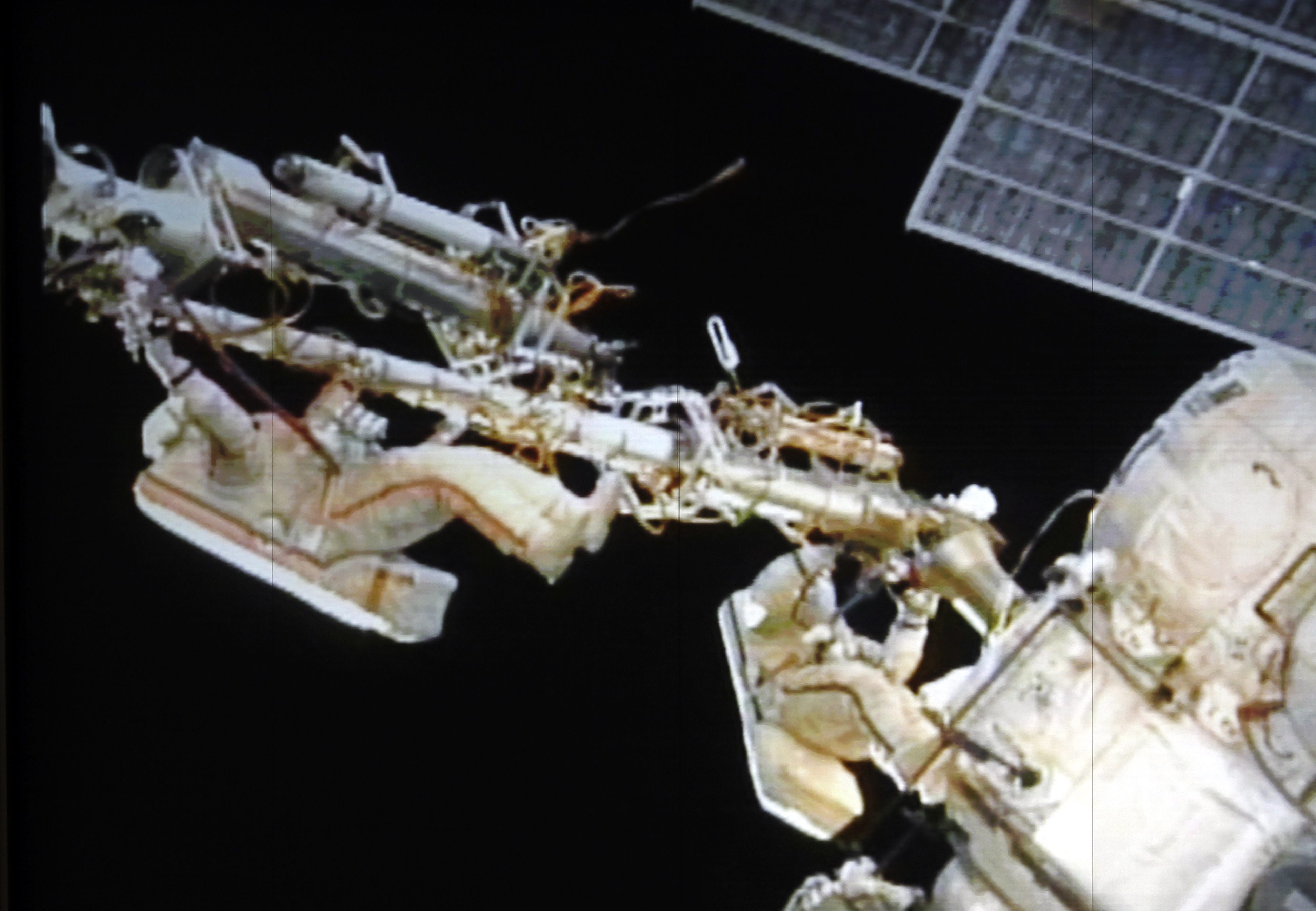 Космонавтите с успешна мисия в открития космос