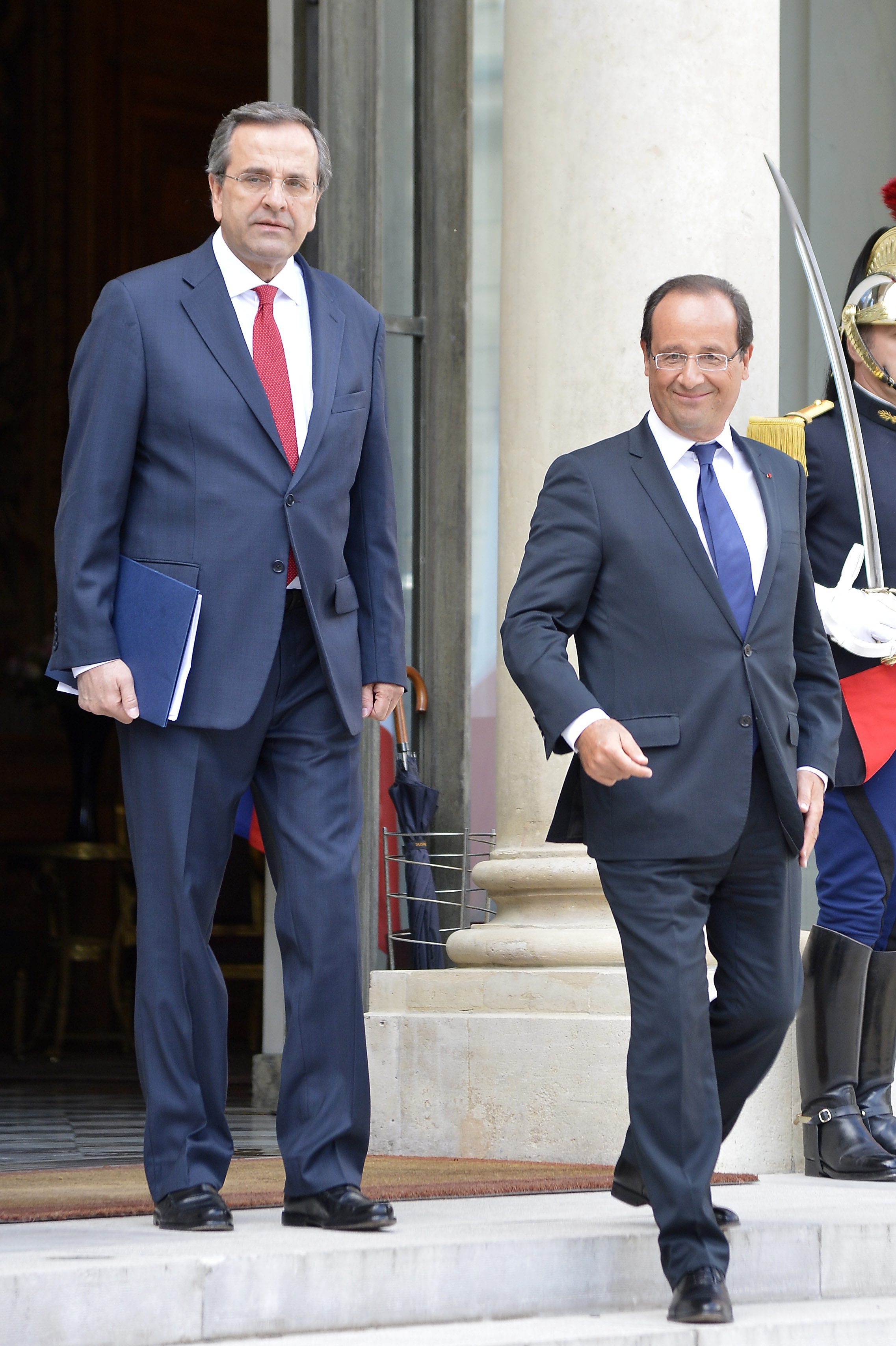 Франсоа Оланд: Не стои въпрос за излизане на Гърция от еврозоната