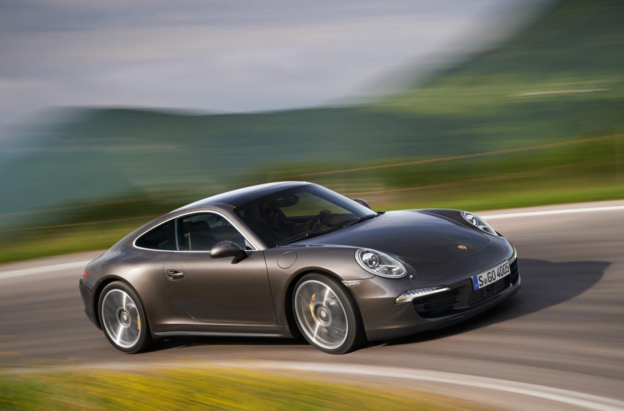 Porsche разкри новите Carrera 4 и 4S (видео)