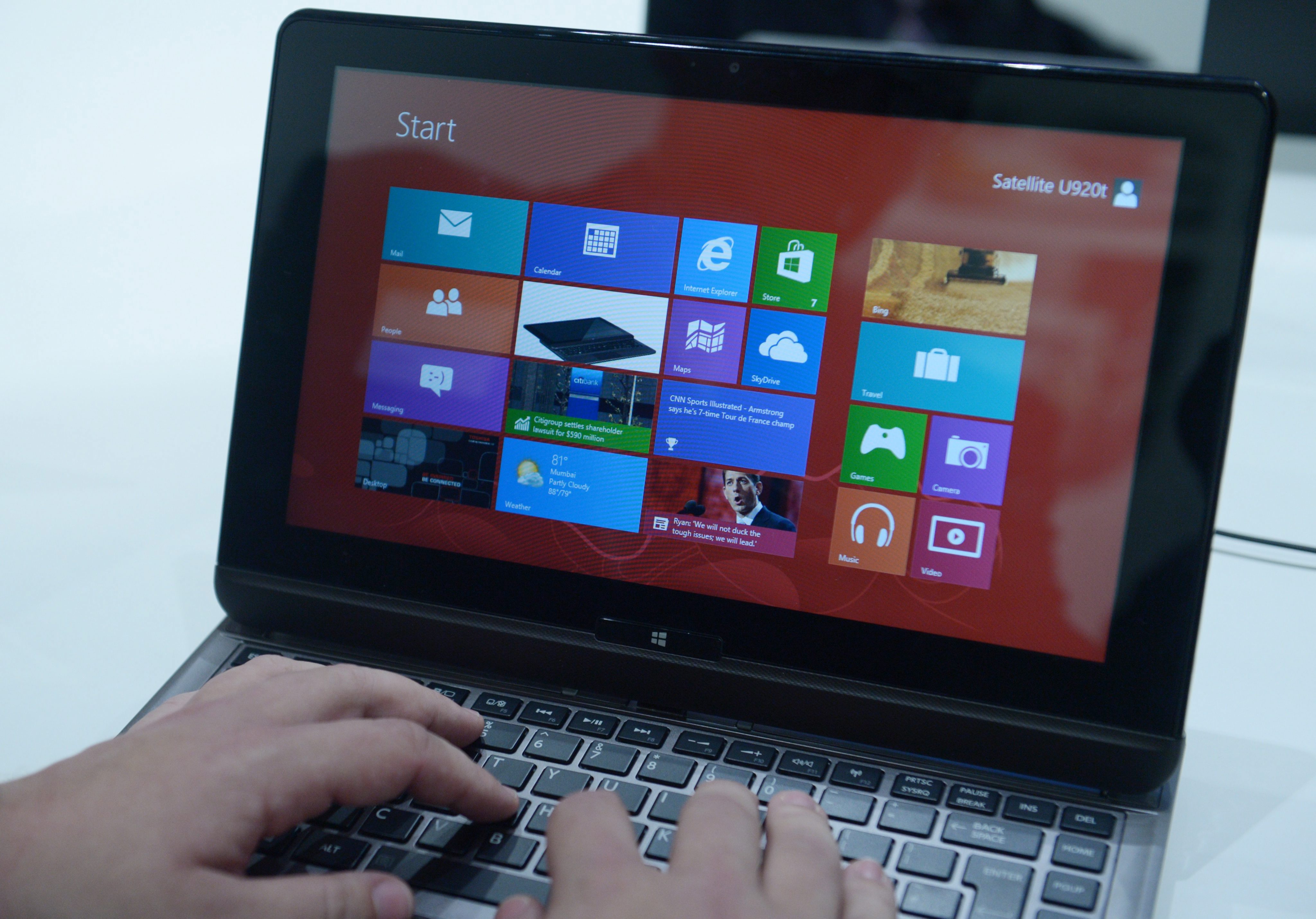 Toshiba показа хибрид с Windows 8