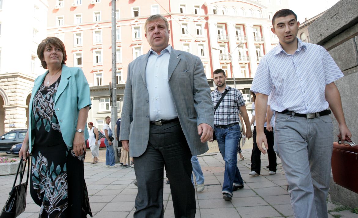 ВМРО предложи коалиция на Волен Сидеров
