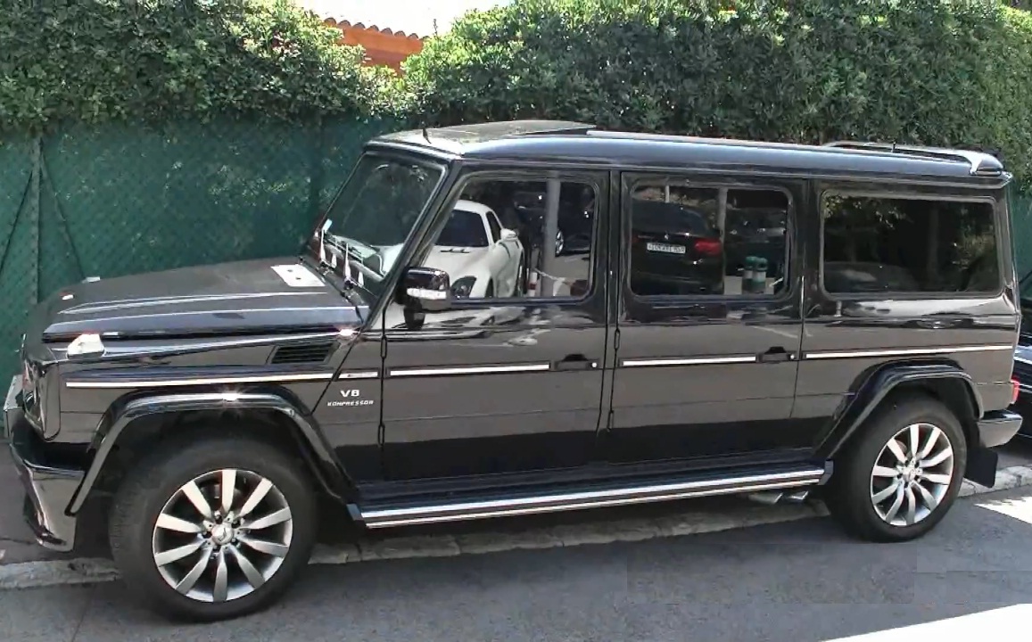 В Монако се появи Mercedes G55 AMG ”дълга база” (видео)