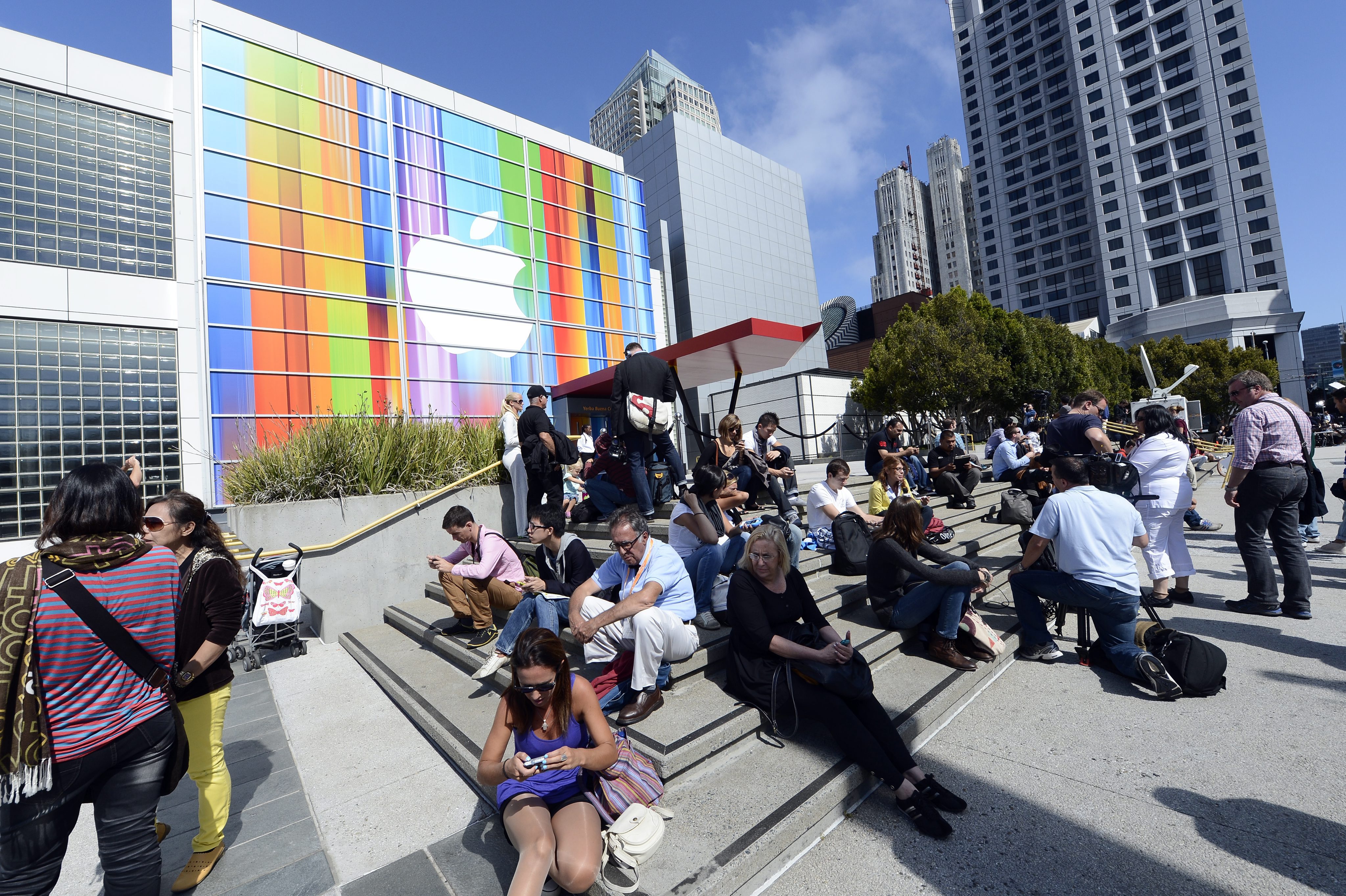 В очакване на презентацията пред Yerba Buena Center