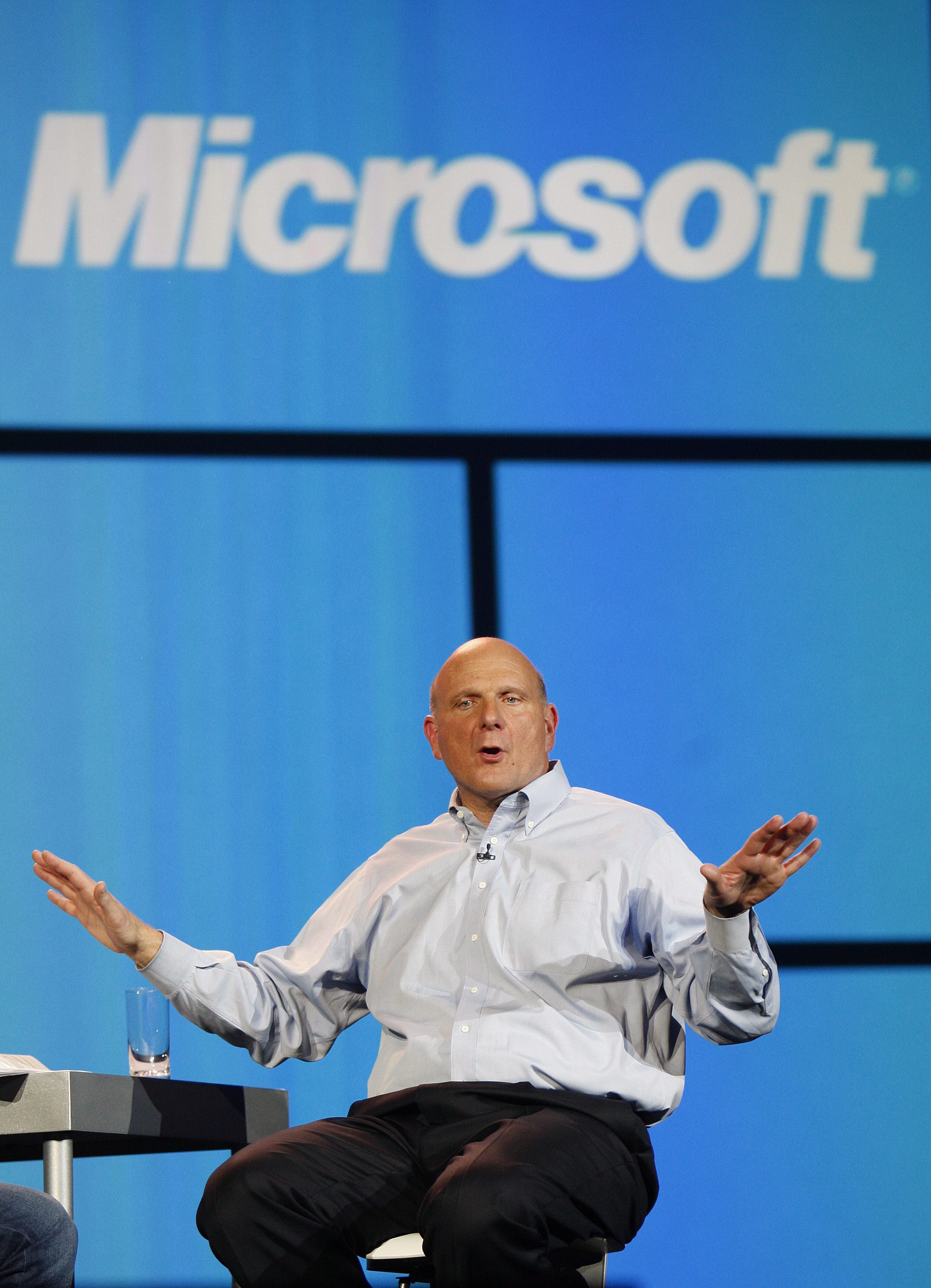 Dell призова Microsoft да смени името Windows RT