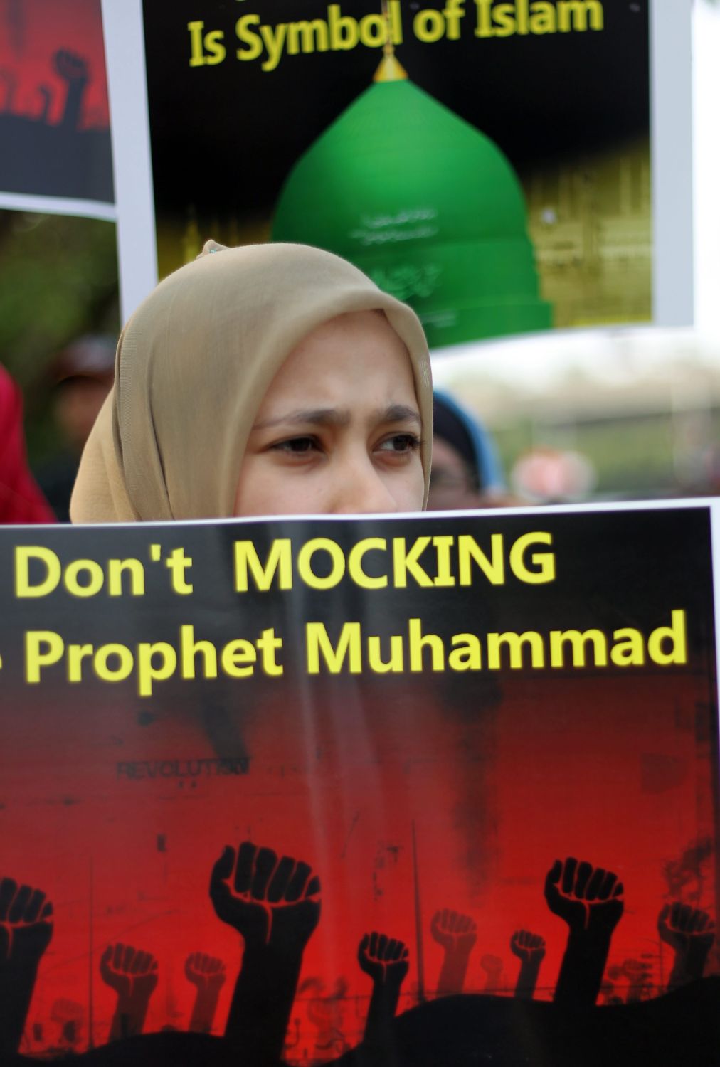 Протести срещу посолството на САЩ в Индонезия