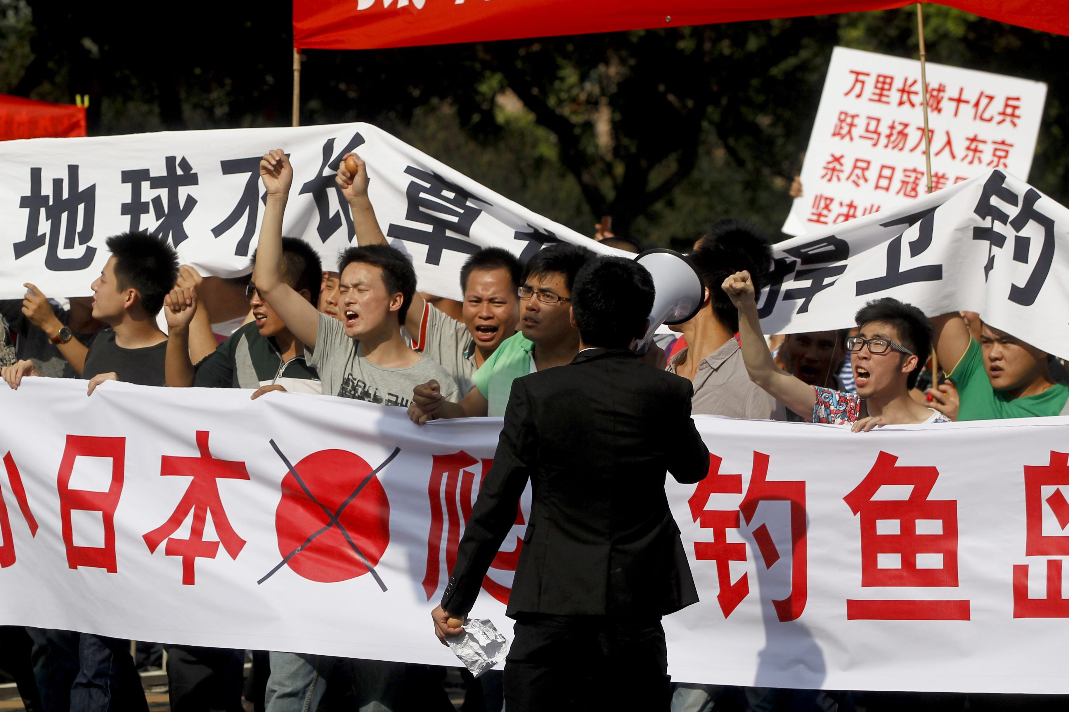 В Китай на нападения са подложени множество японски компании, ресторанти и супермаркети