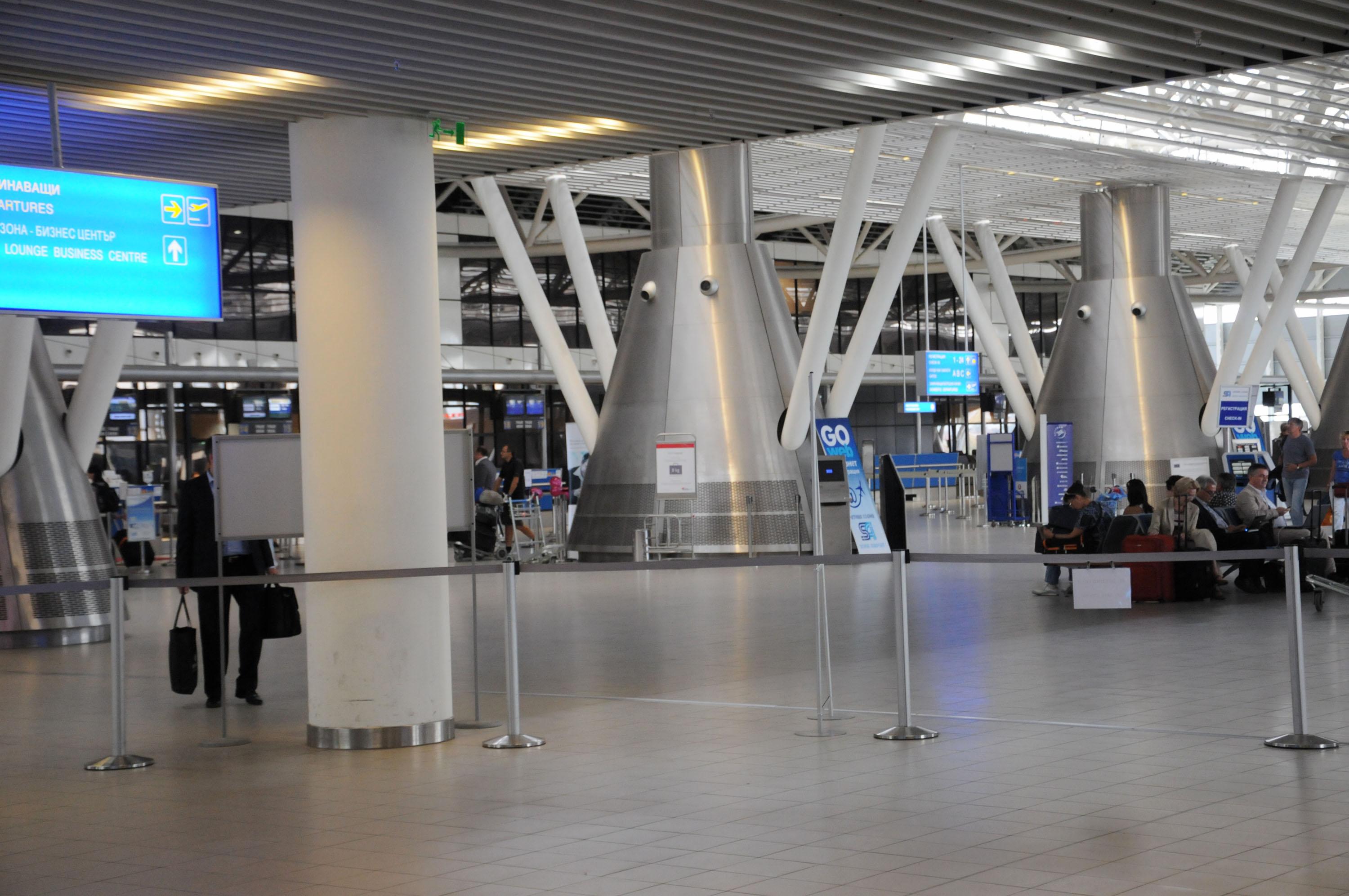 Асансьорът аварира в Терминал 2 на Летище София