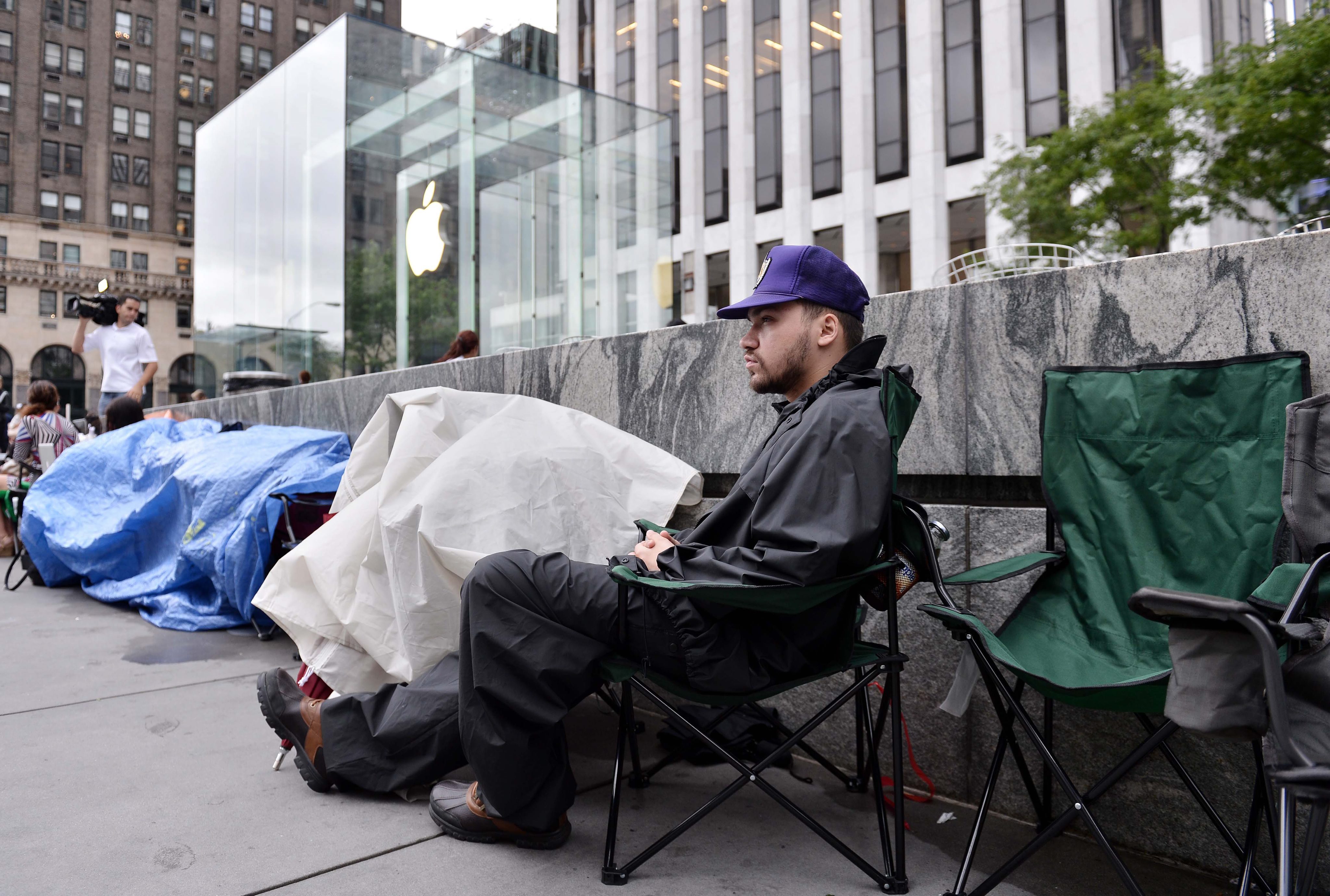 В очакване на iPhone 5 - опашка пред магазина на Apple в Ню Йорк