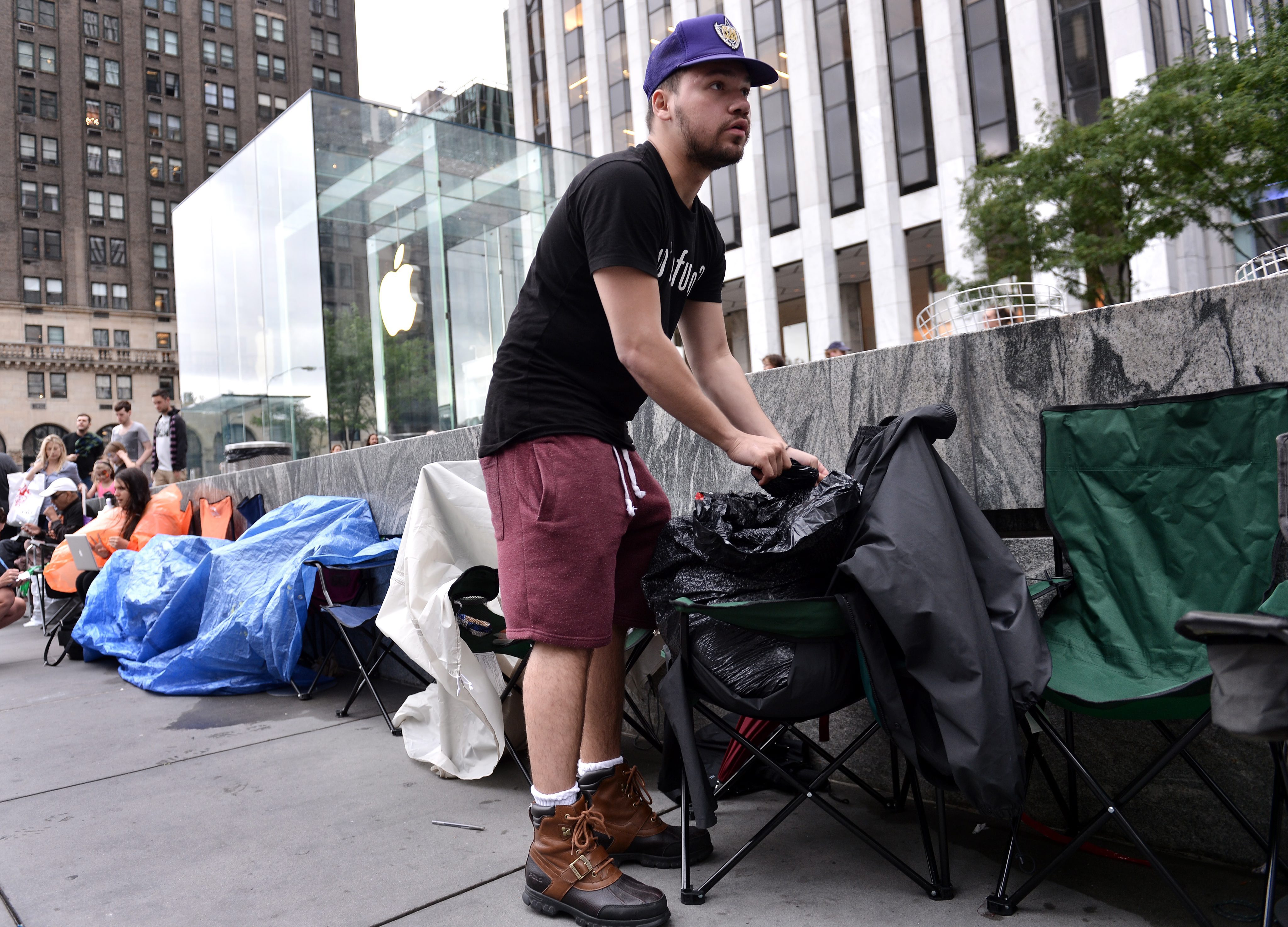 В очакване на iPhone 5 - опашка пред магазина на Apple в Ню Йорк