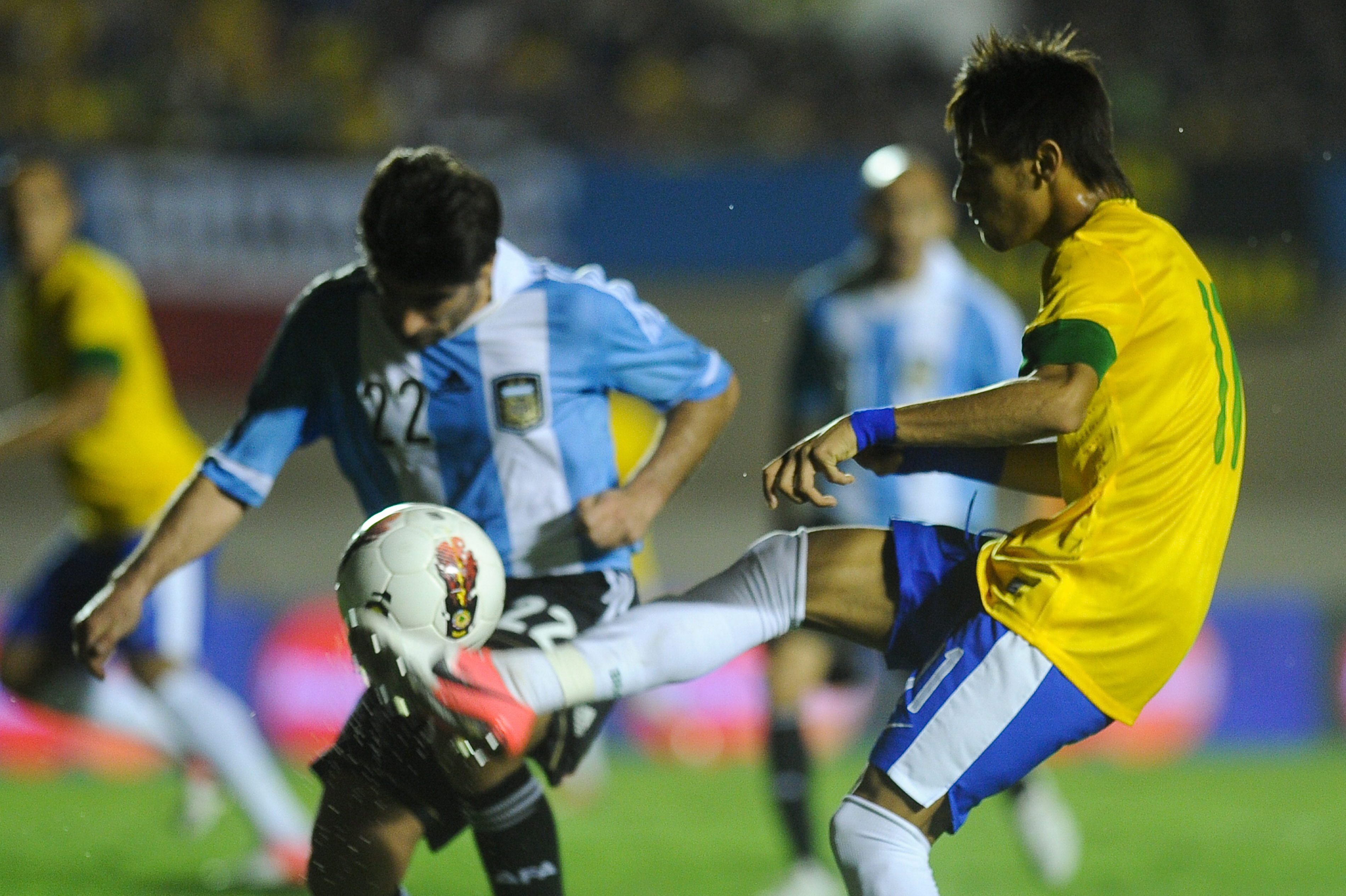 Неймар донесе победата на Бразилия над Аржентина в контрола (видео)