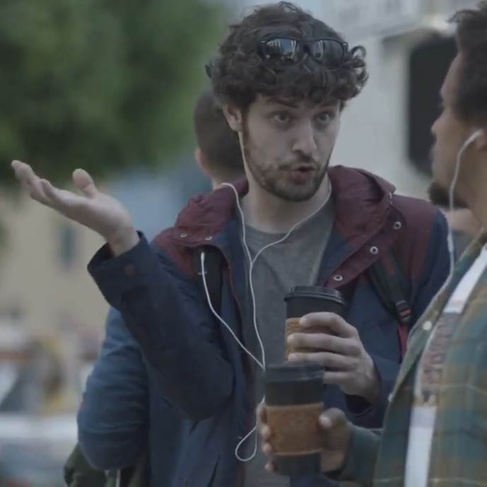 Samsung намигва към феновете на Apple в новата си реклама