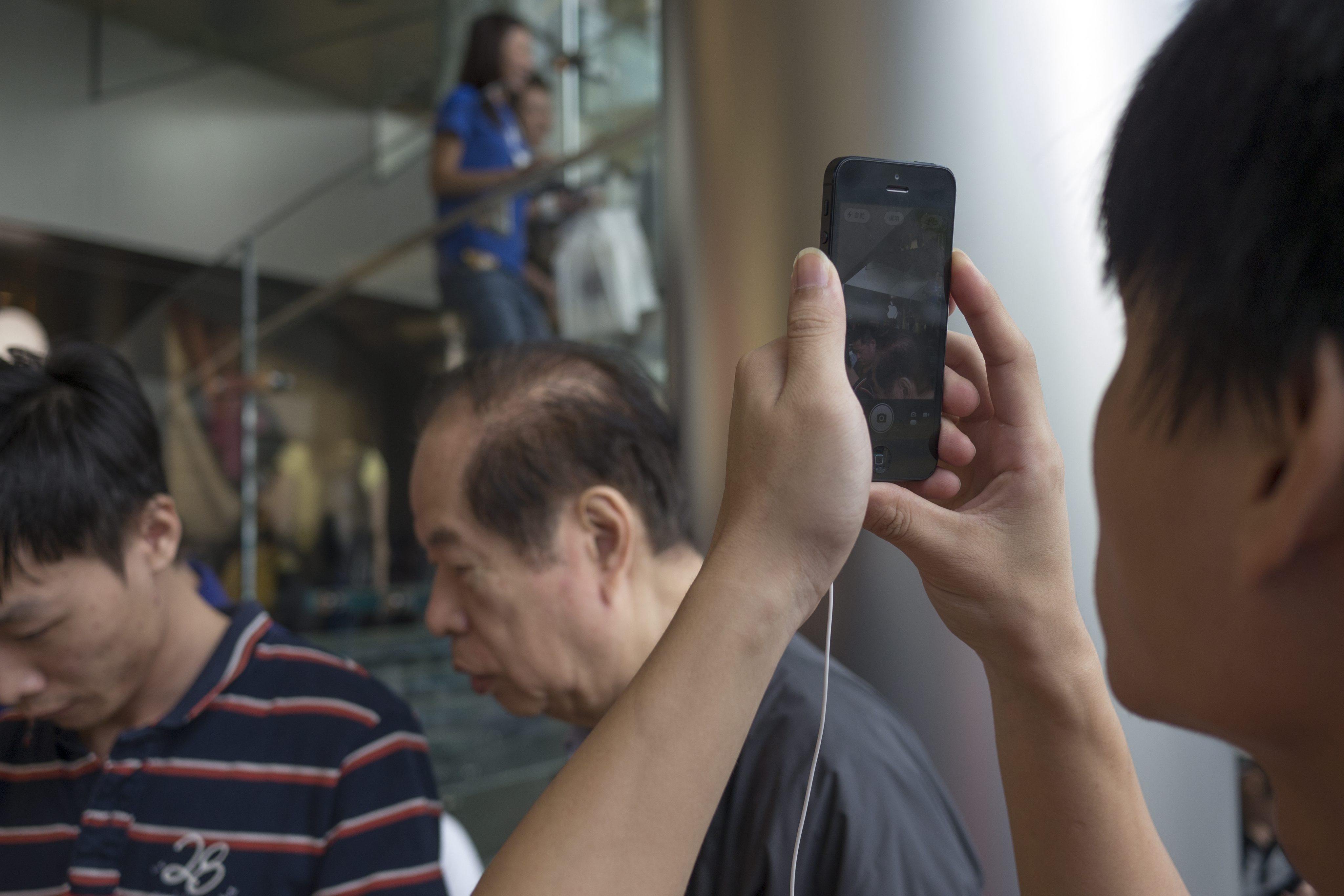 Контролираме с очи смартфони и таблети (видео)