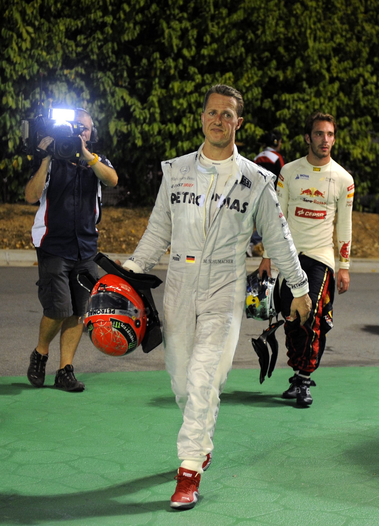 Шумахер: Хамилтън ми помогна да се откажа