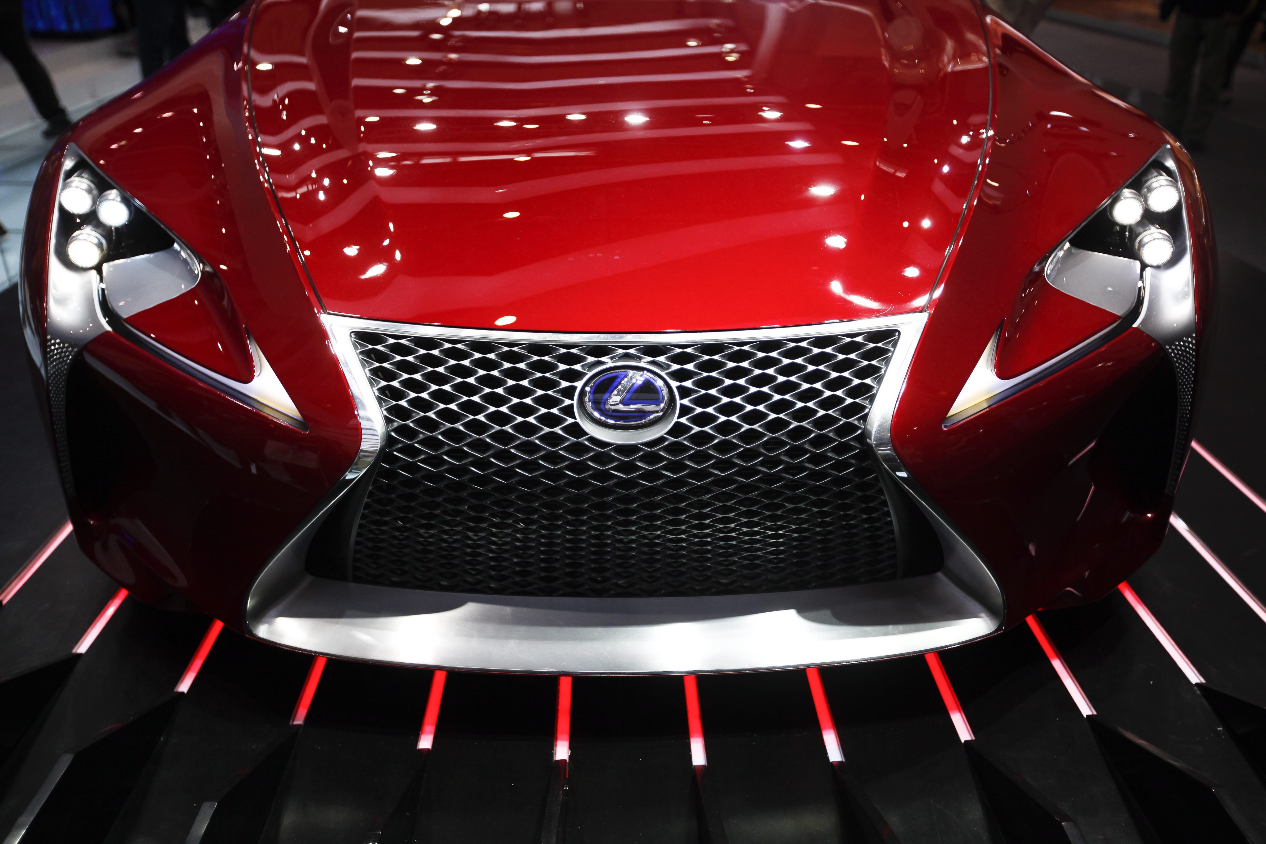 Проблемите с Китай удариха производството на Lexus