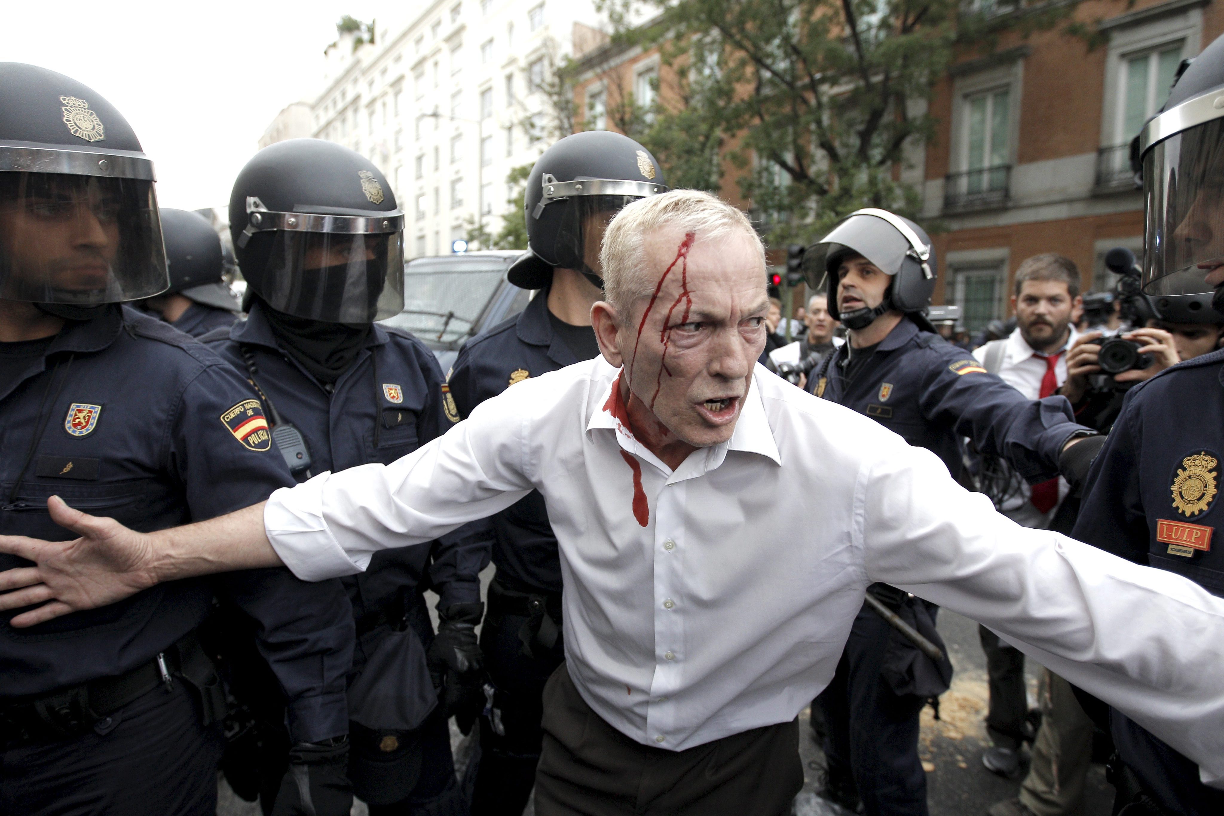 Против полиции. Анархисты против полиции.