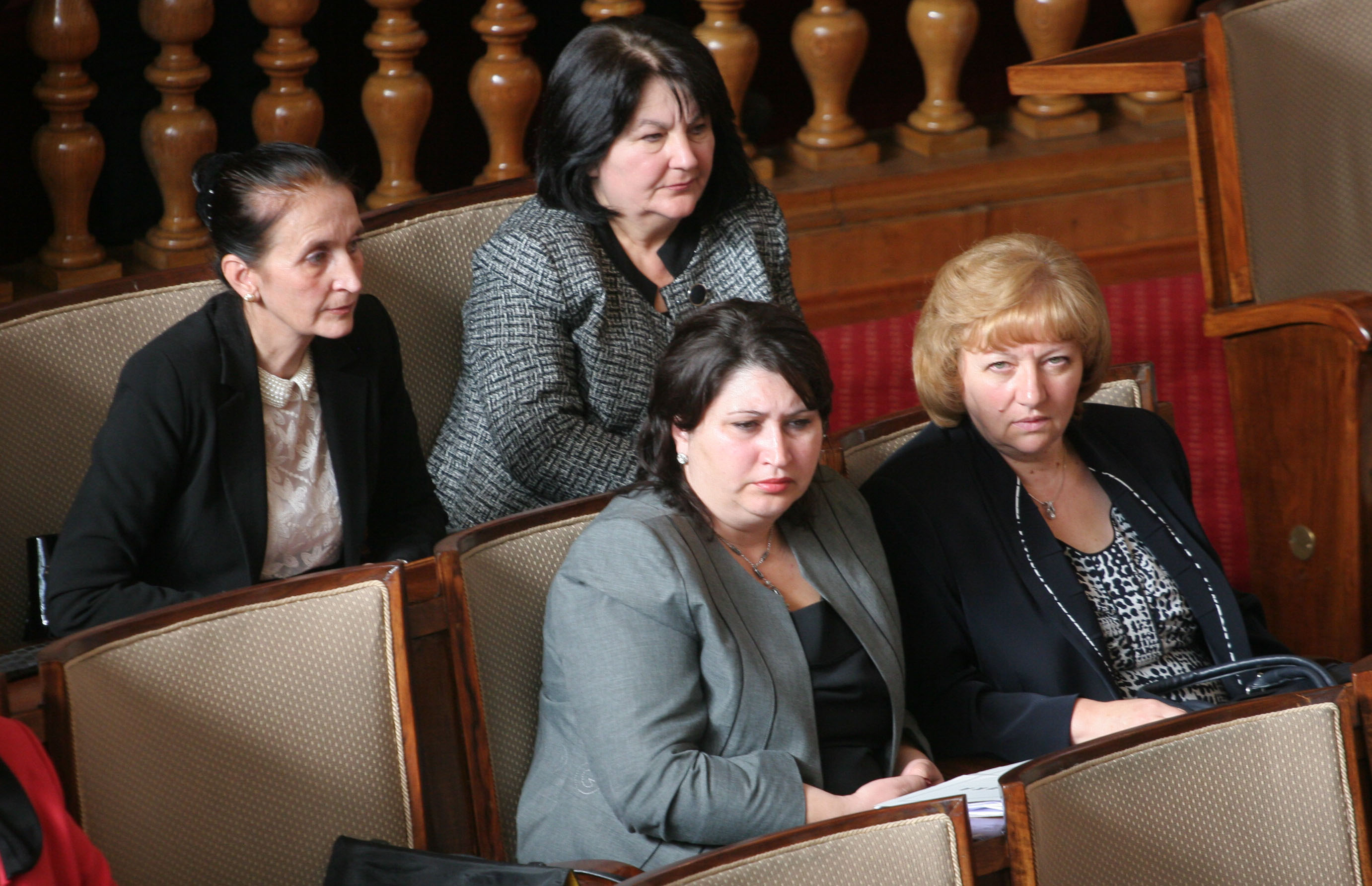 Депутатката от ГЕРБ Юлиана Колева (горе вляво) ще смени парламента с Висшия съдебен съвет