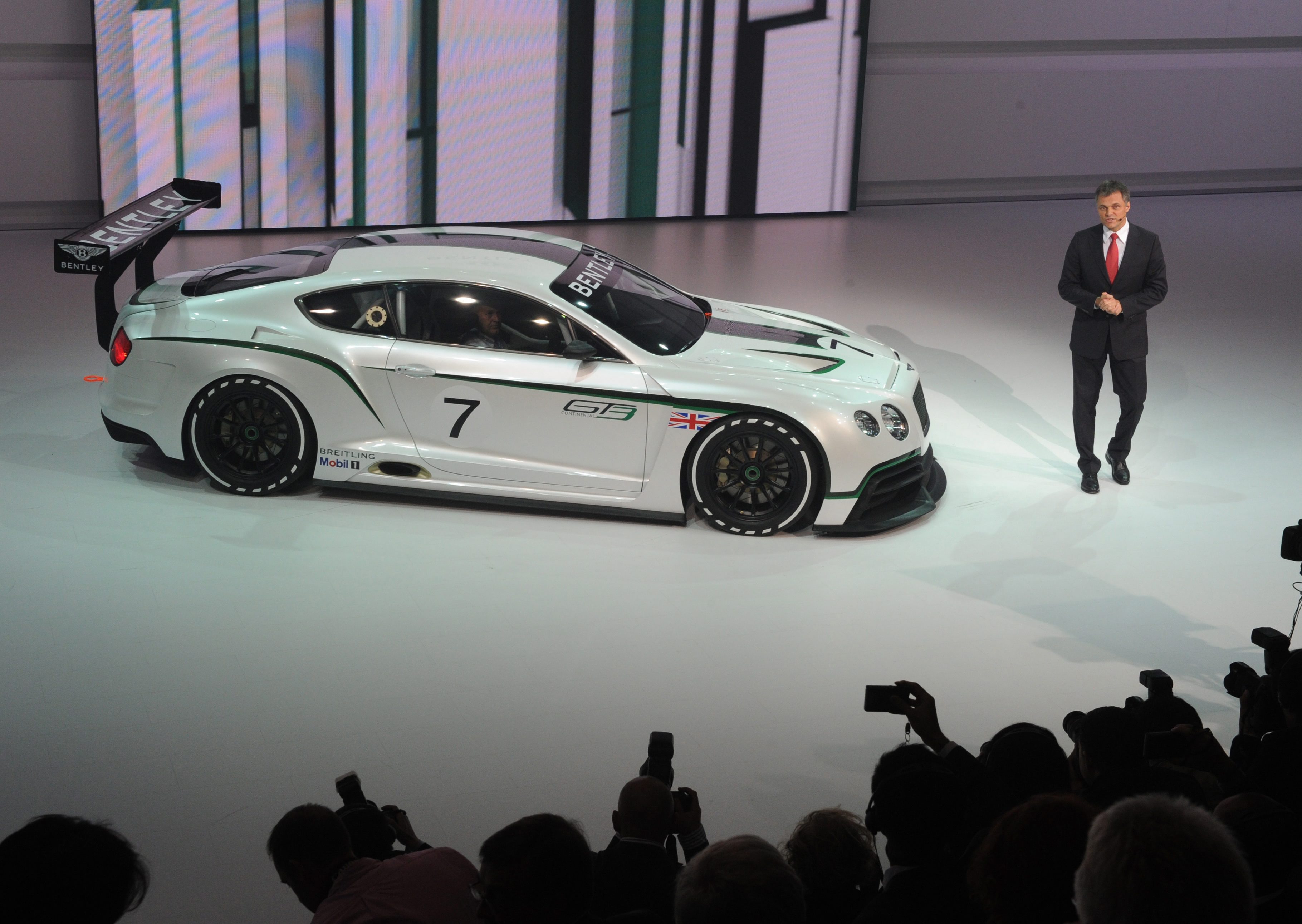 Bentley разкри концепцията Continental GT3 (видео)