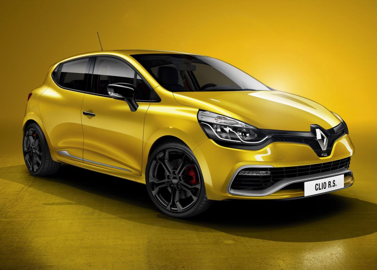 Драг: Clio RS IV срещу Clio RS III (видео)