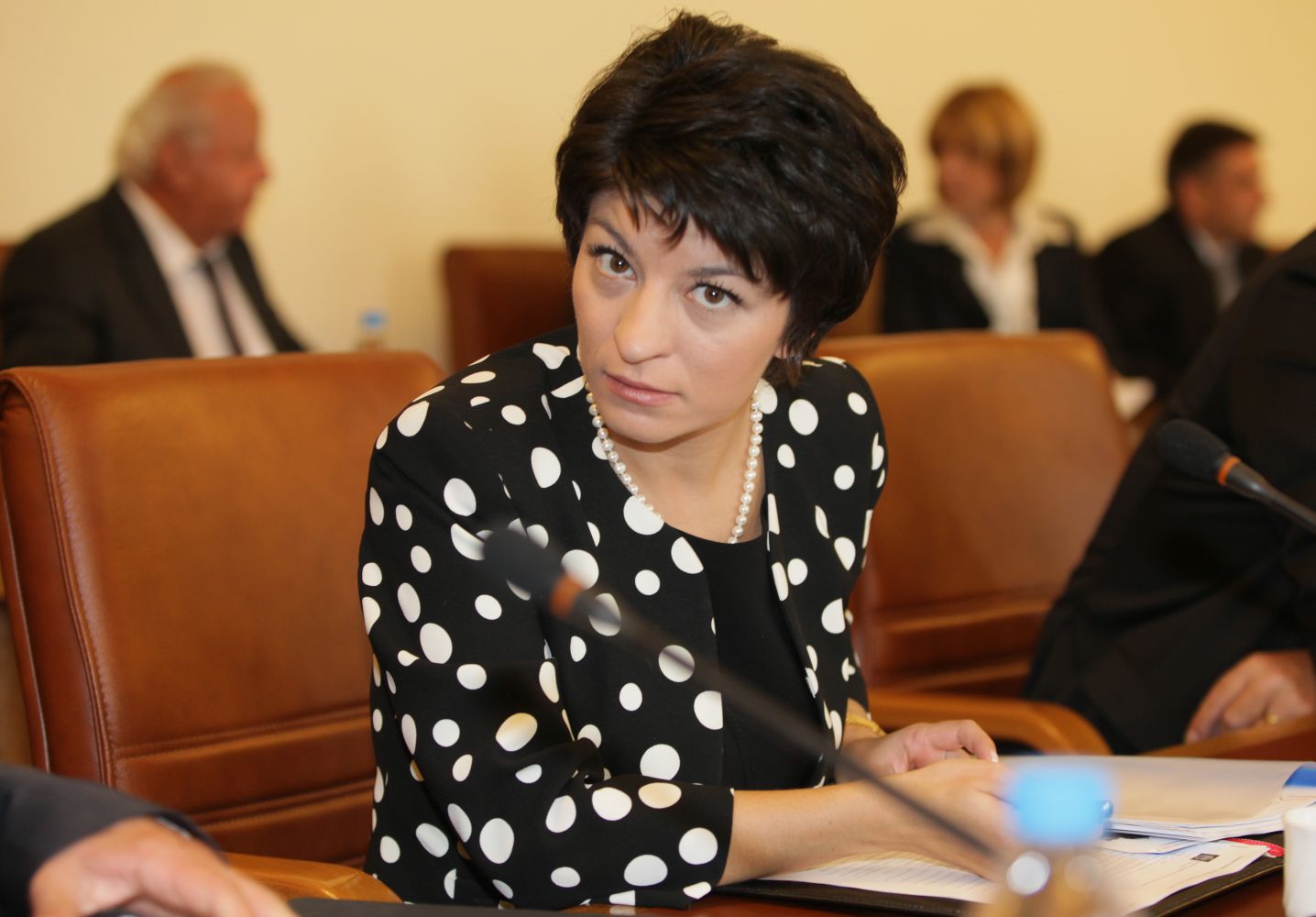 Вдигат още заплатите на подали оставка медици