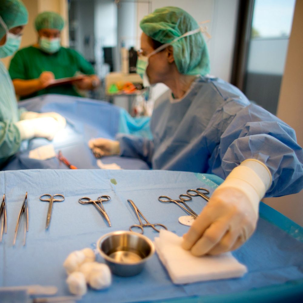 Жена роди със секцио, докато оперират сърцето й