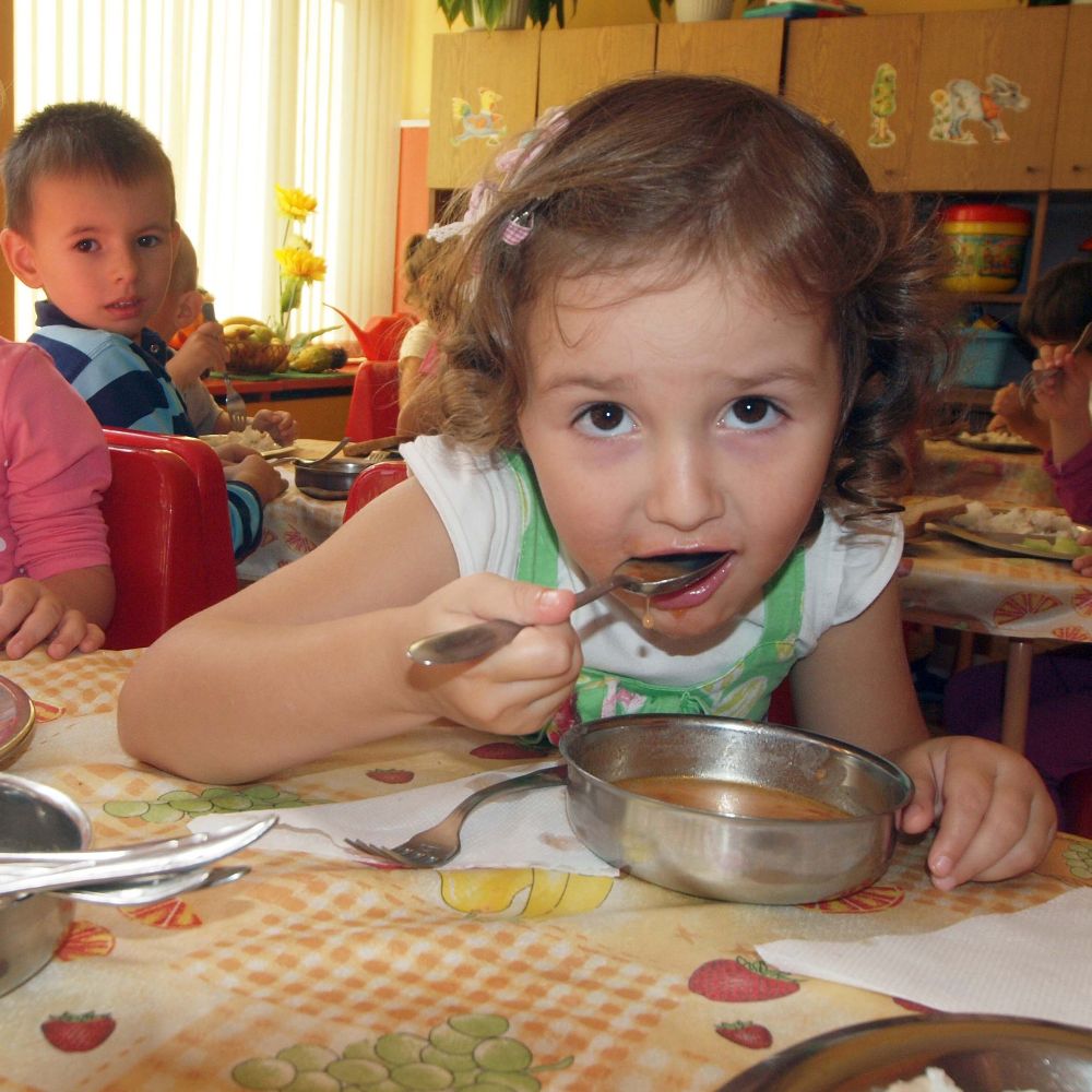 Хаос с храненето в детските градини във Варна