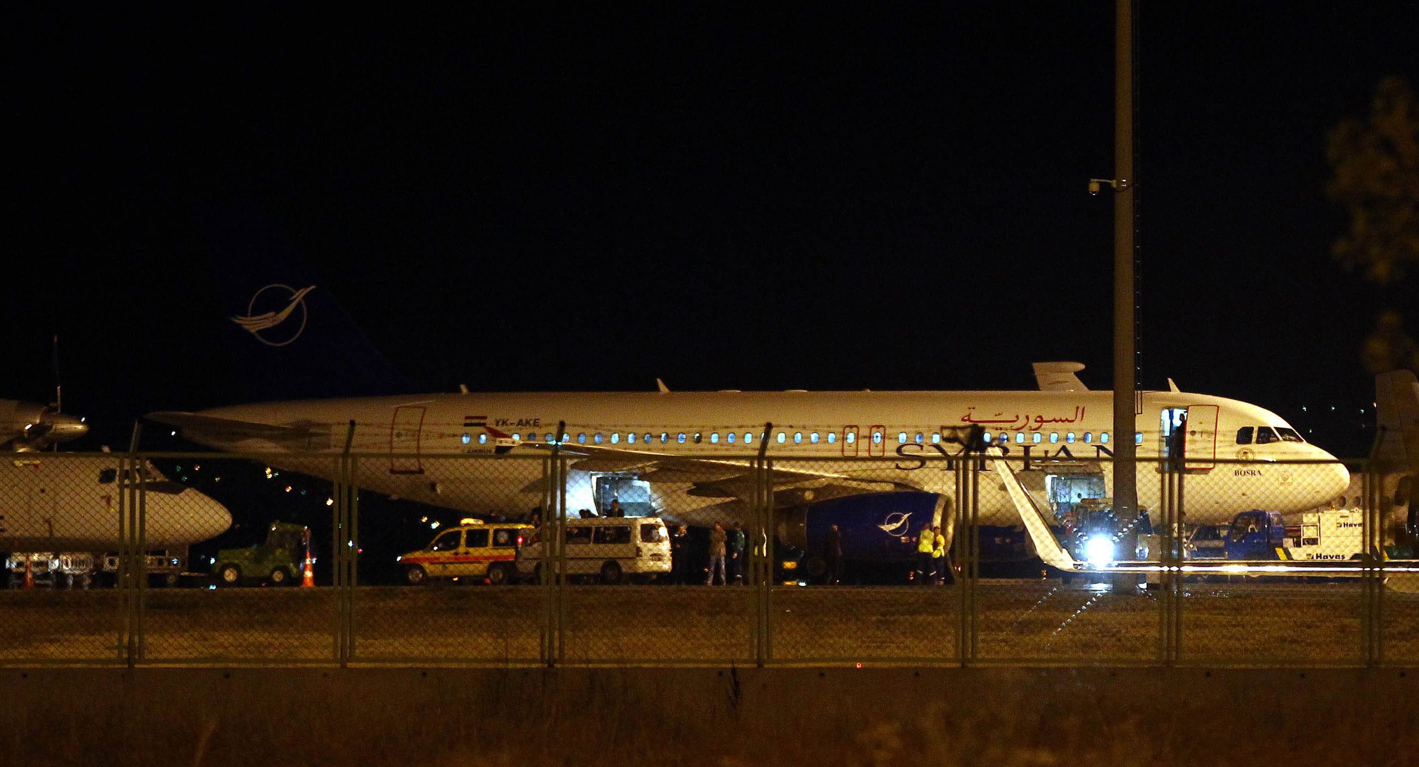 Турски изтребители принудиха сирийски самолет от Москва да кацне в Анкара