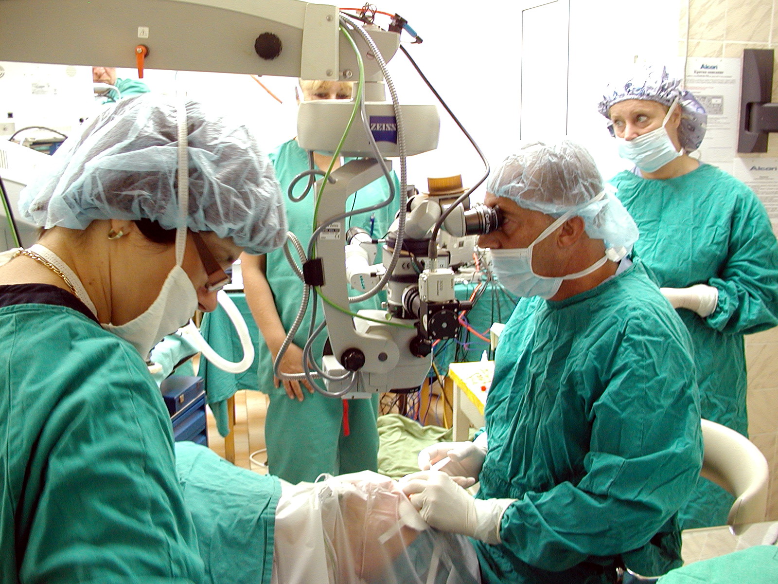 С уникална операция във Варна спасиха зрението на дете