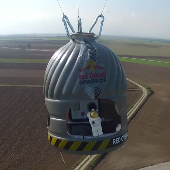 Пресъздадоха свръхзвуковия скок с LEGO (видео)